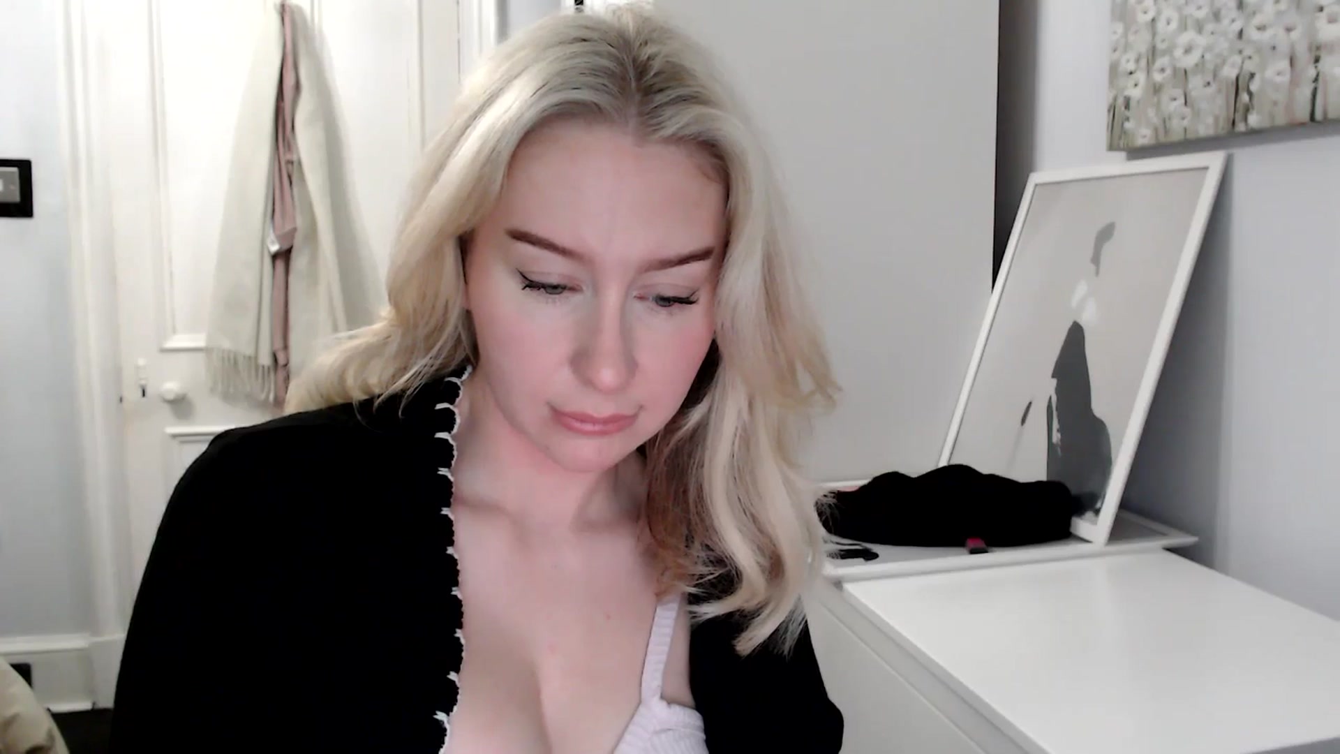 Gallery image thumbnail from Bday_Ava's myfreecams stream on, 01/24/2025, 18:28 image 20 of 20