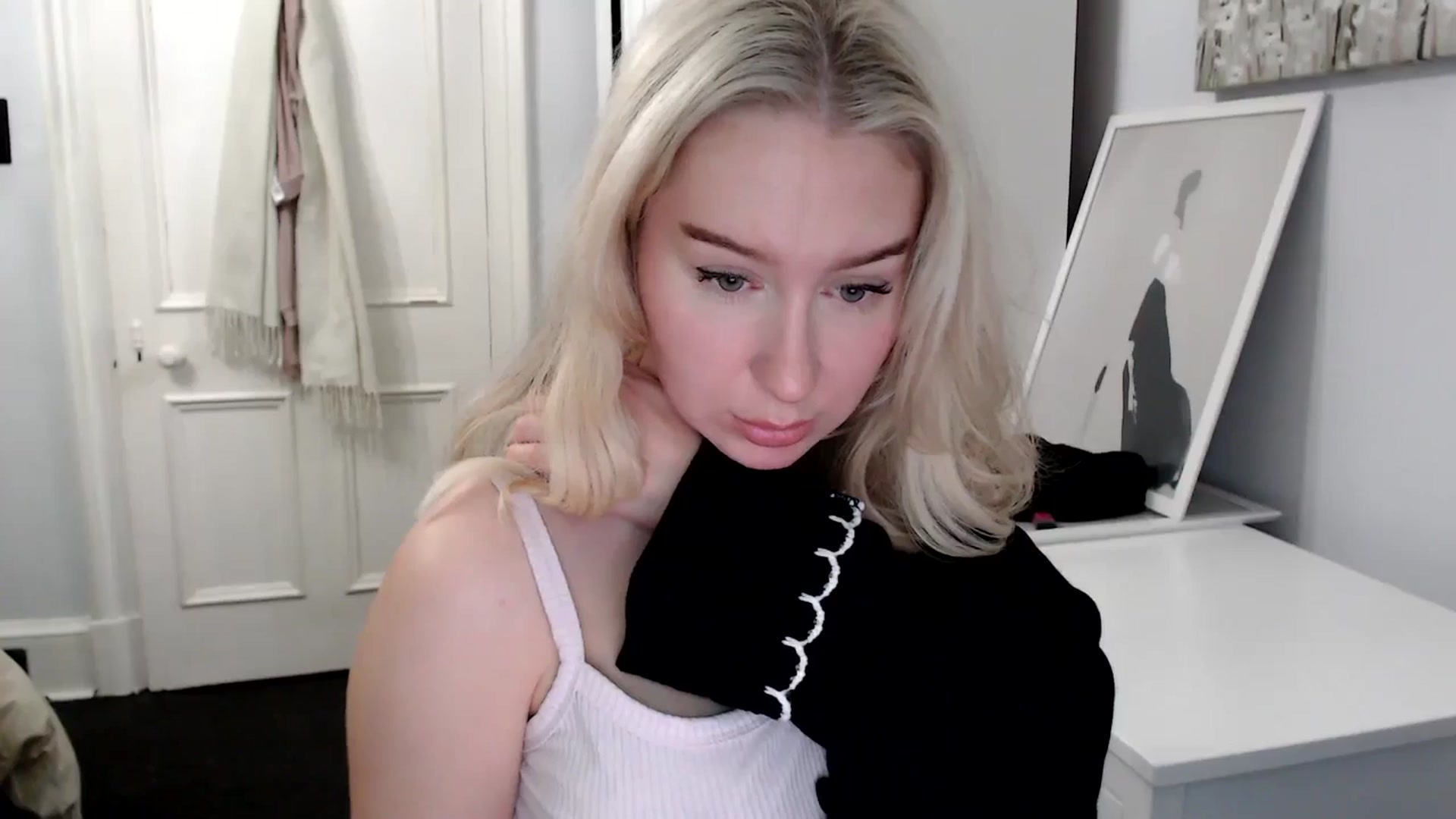 Gallery image thumbnail from Bday_Ava's myfreecams stream on, 01/24/2025, 18:28 image 13 of 20
