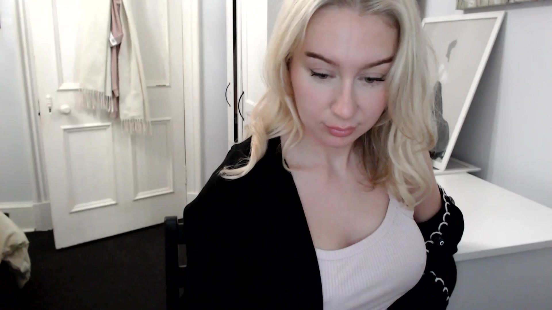 Gallery image thumbnail from Bday_Ava's myfreecams stream on, 01/24/2025, 19:12 image 20 of 20