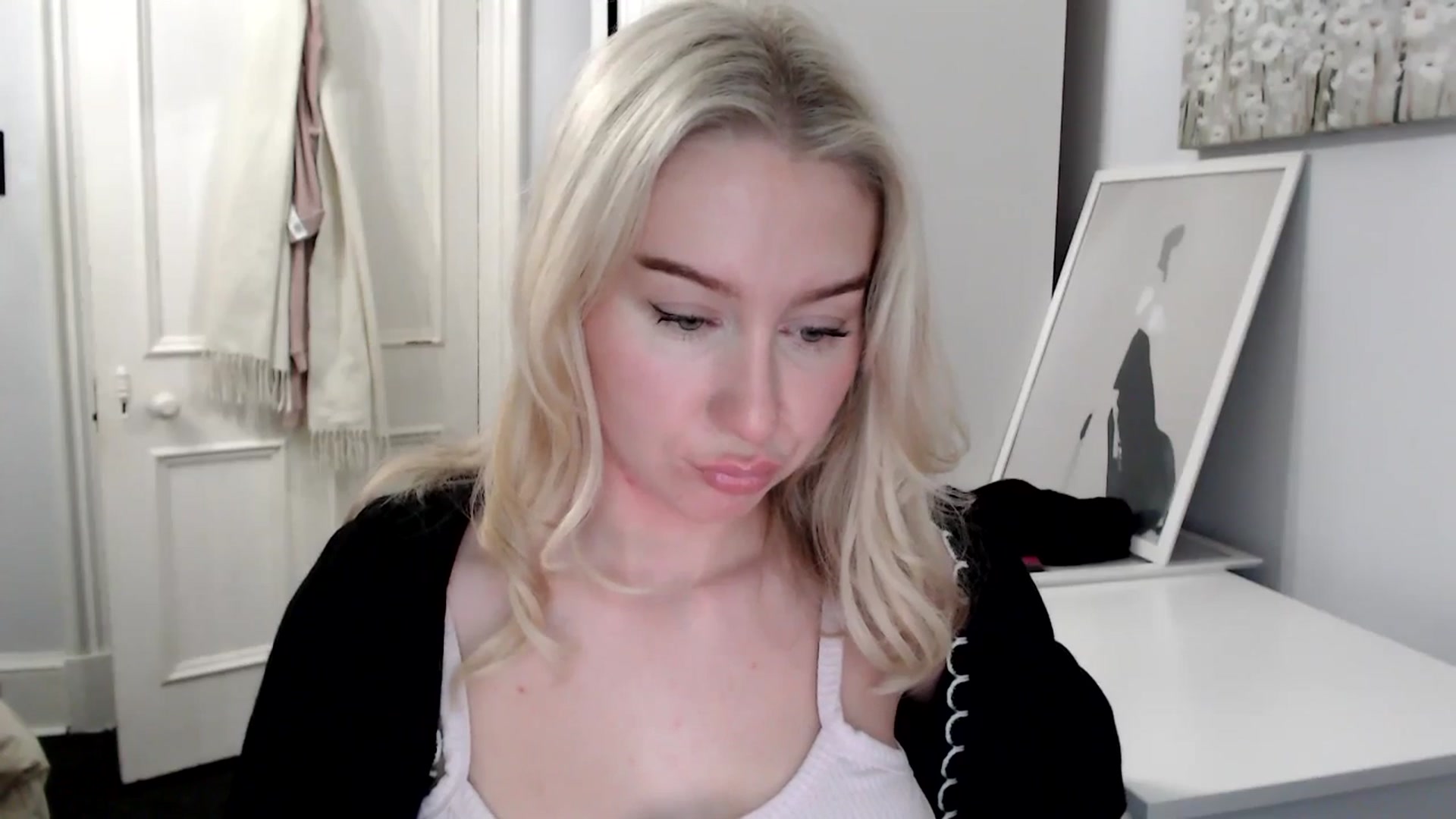 Gallery image thumbnail from Bday_Ava's myfreecams stream on, 01/24/2025, 19:12 image 4 of 20