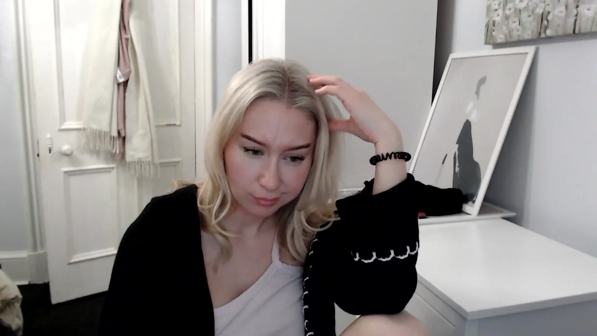 Gallery image thumbnail from Bday_Ava's myfreecams stream on, 01/24/2025, 19:12 image 13 of 20