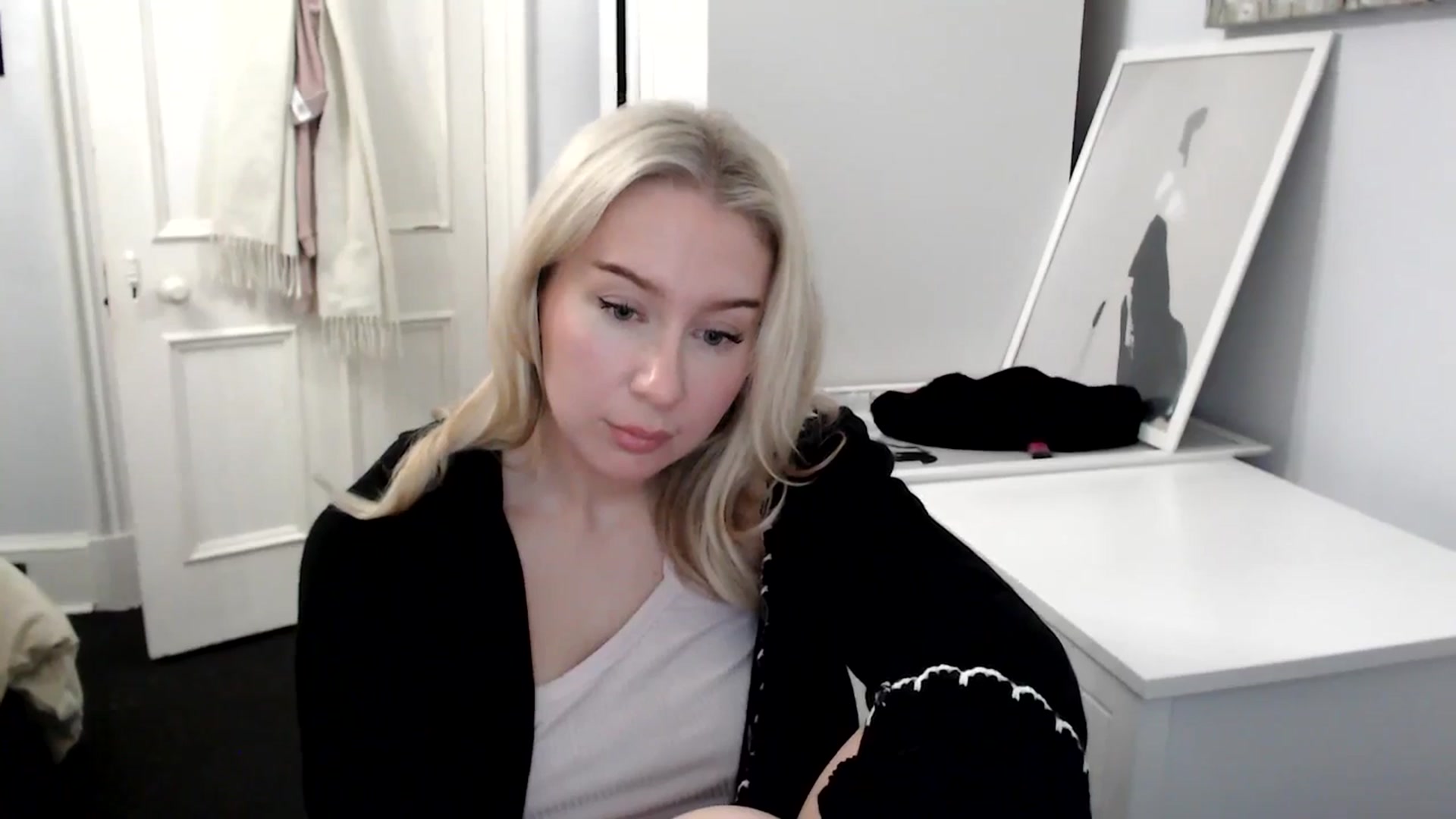 Gallery image thumbnail from Bday_Ava's myfreecams stream on, 01/24/2025, 19:12 image 18 of 20