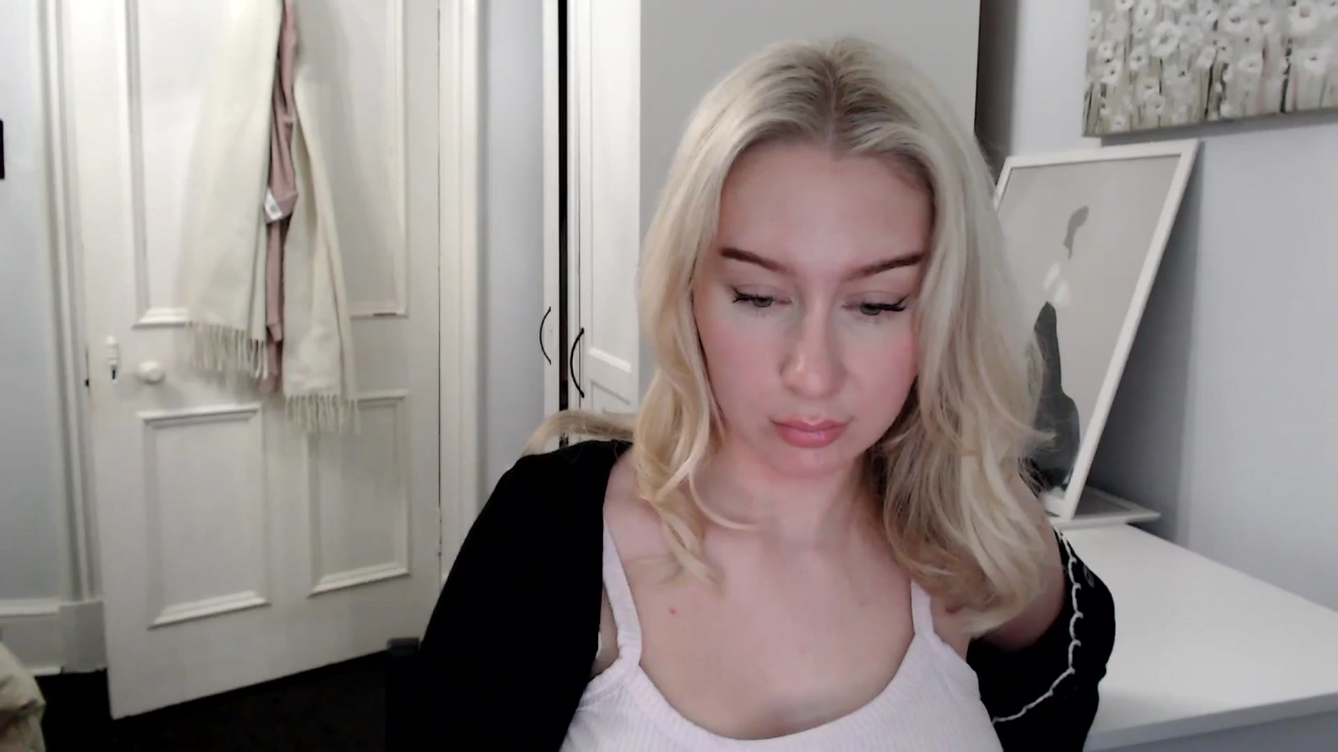 Gallery image thumbnail from Bday_Ava's myfreecams stream on, 01/24/2025, 19:12 image 7 of 20