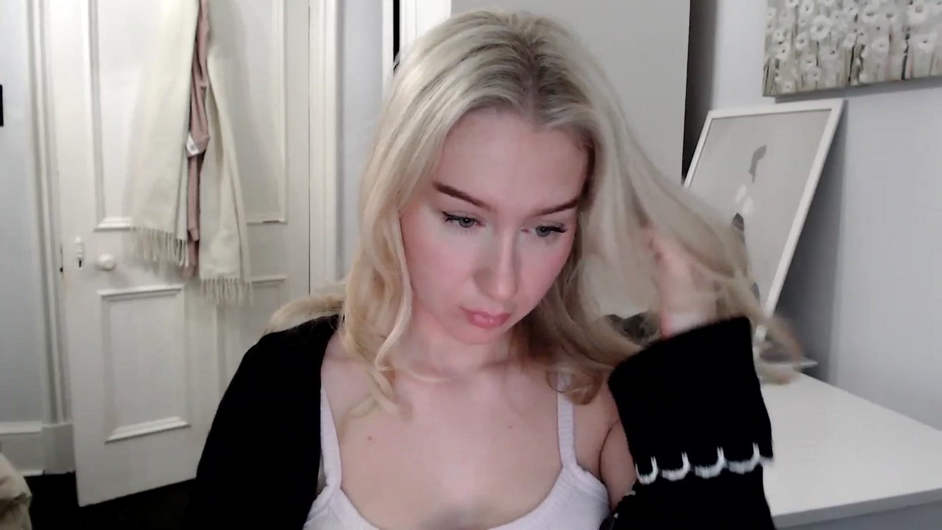 Gallery image thumbnail from Bday_Ava's myfreecams stream on, 01/24/2025, 19:12 image 6 of 20