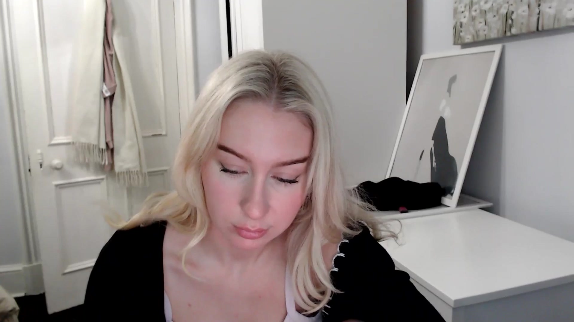 Gallery image thumbnail from Bday_Ava's myfreecams stream on, 01/24/2025, 19:12 image 2 of 20