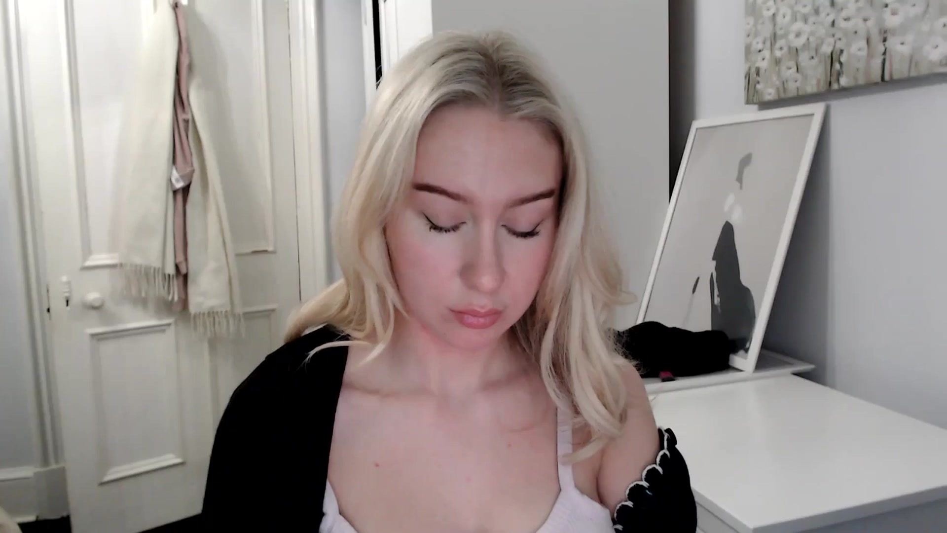 Gallery image thumbnail from Bday_Ava's myfreecams stream on, 01/24/2025, 19:12 image 1 of 20