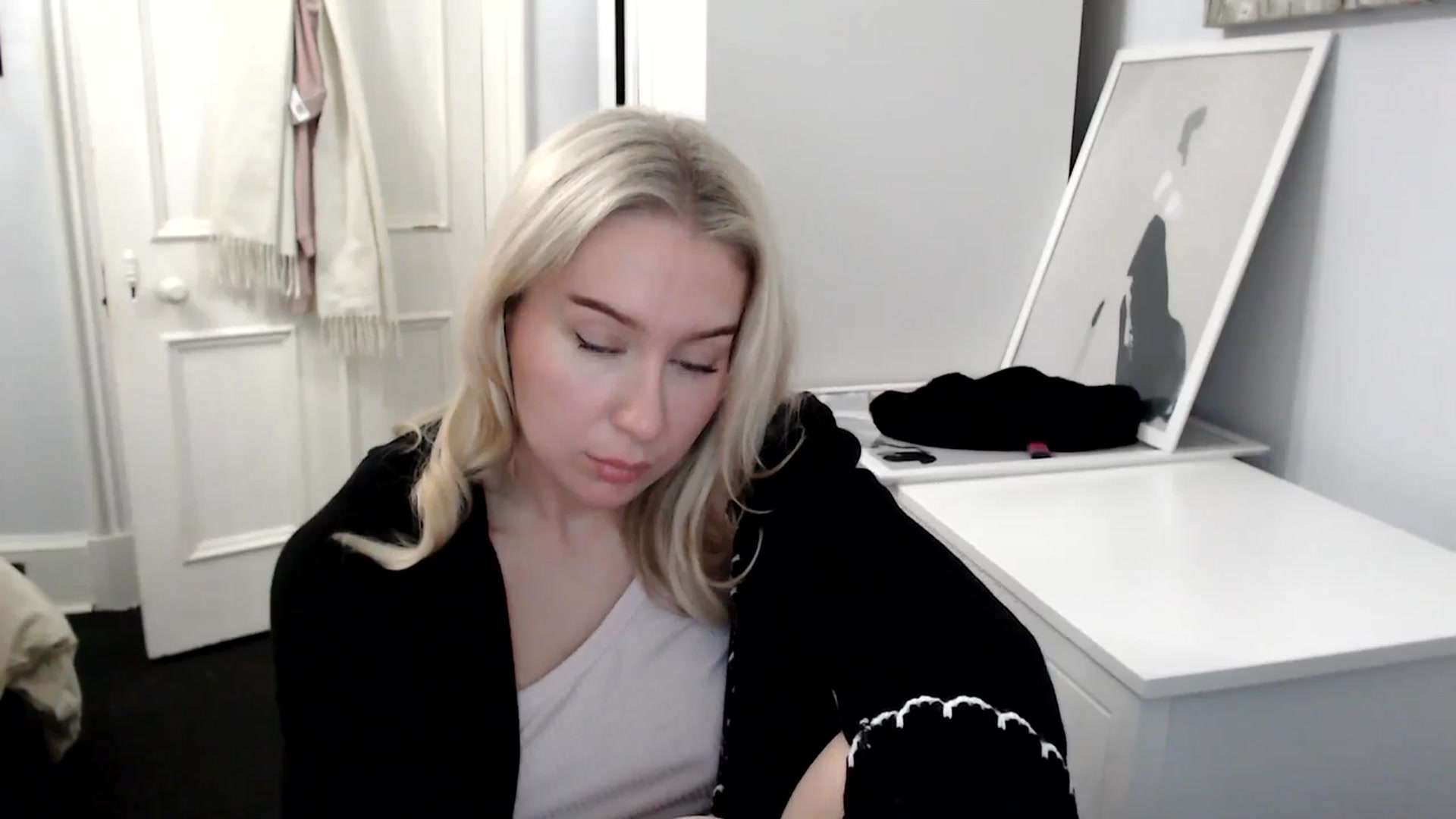 Gallery image thumbnail from Bday_Ava's myfreecams stream on, 01/24/2025, 19:12 image 19 of 20
