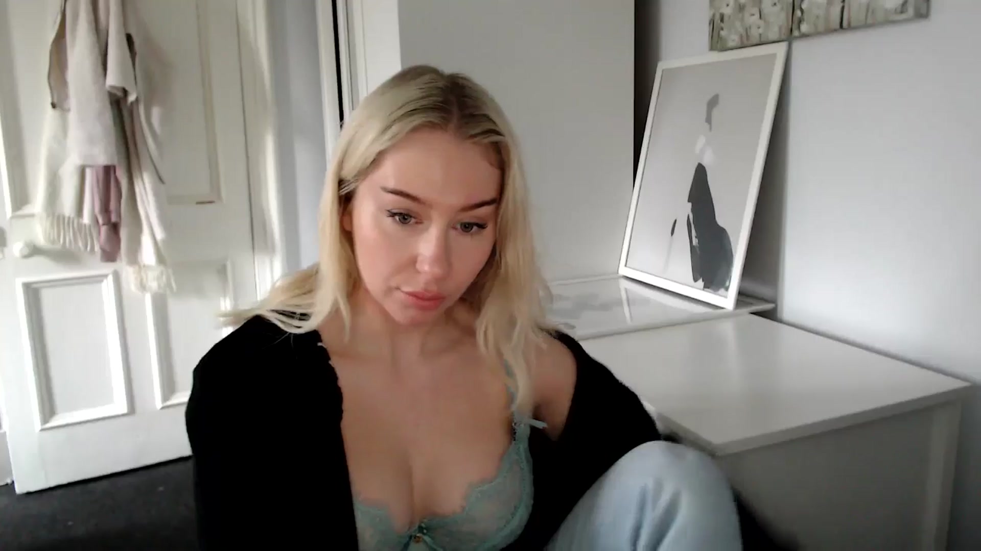 Gallery image thumbnail from Bday_Ava's myfreecams stream on, 01/27/2025, 13:16 image 2 of 20