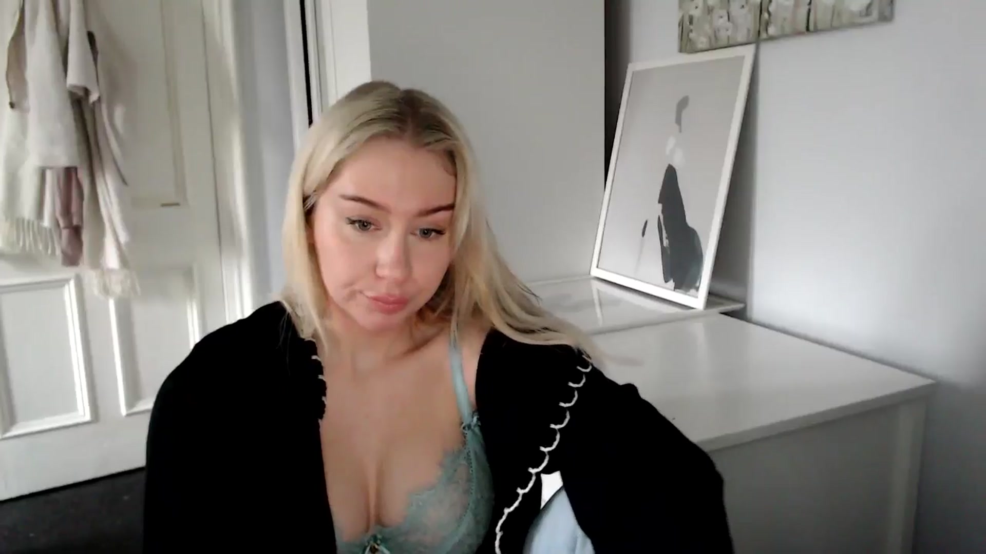 Gallery image thumbnail from Bday_Ava's myfreecams stream on, 01/27/2025, 13:16 image 6 of 20