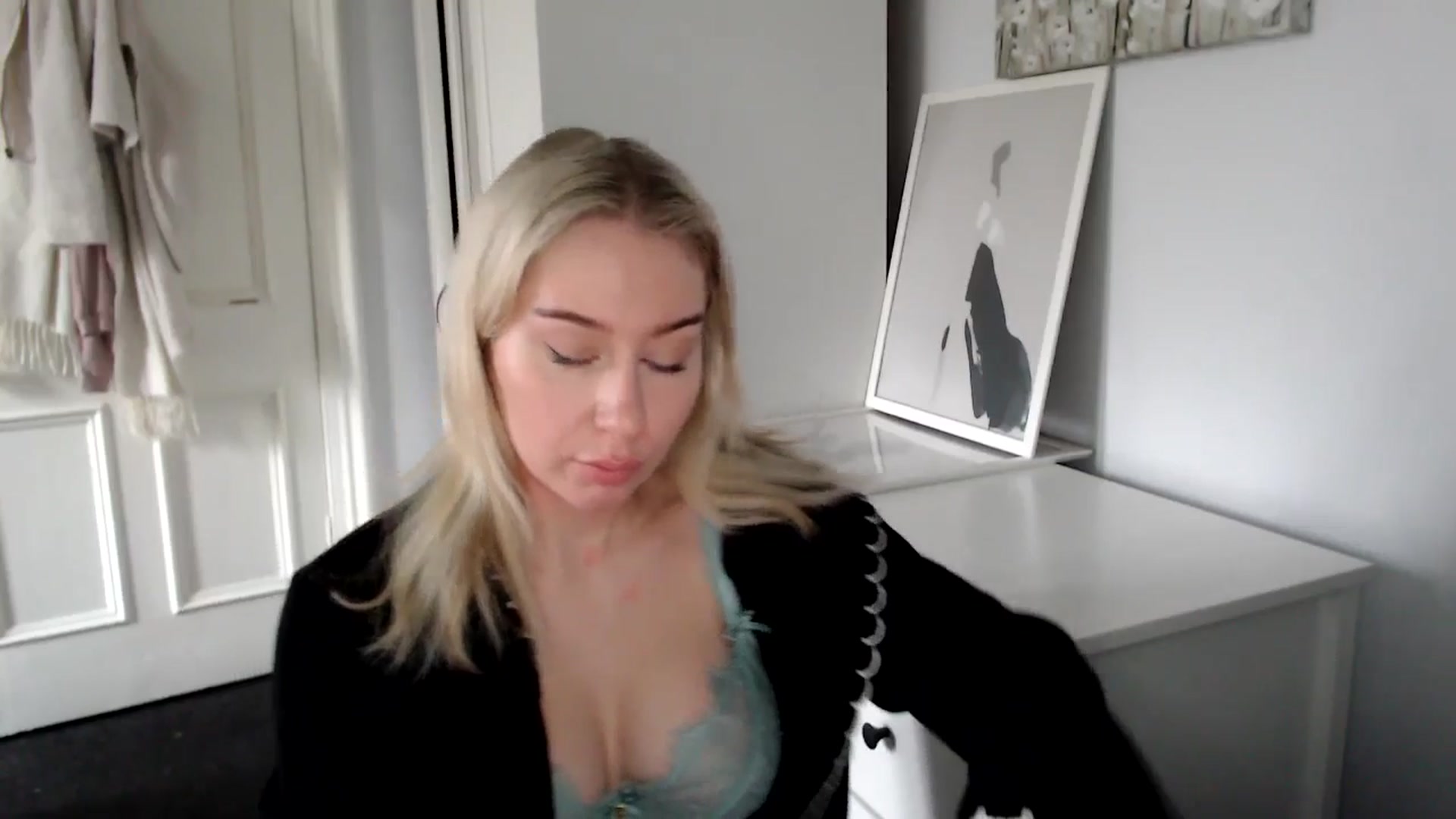 Gallery image thumbnail from Bday_Ava's myfreecams stream on, 01/27/2025, 13:16 image 9 of 20