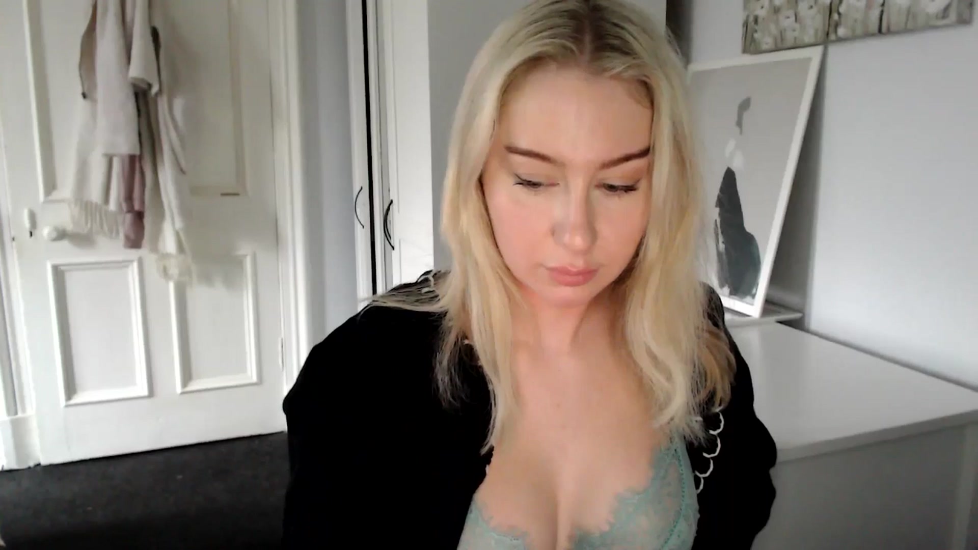 Gallery image thumbnail from Bday_Ava's myfreecams stream on, 01/27/2025, 14:28 image 3 of 20