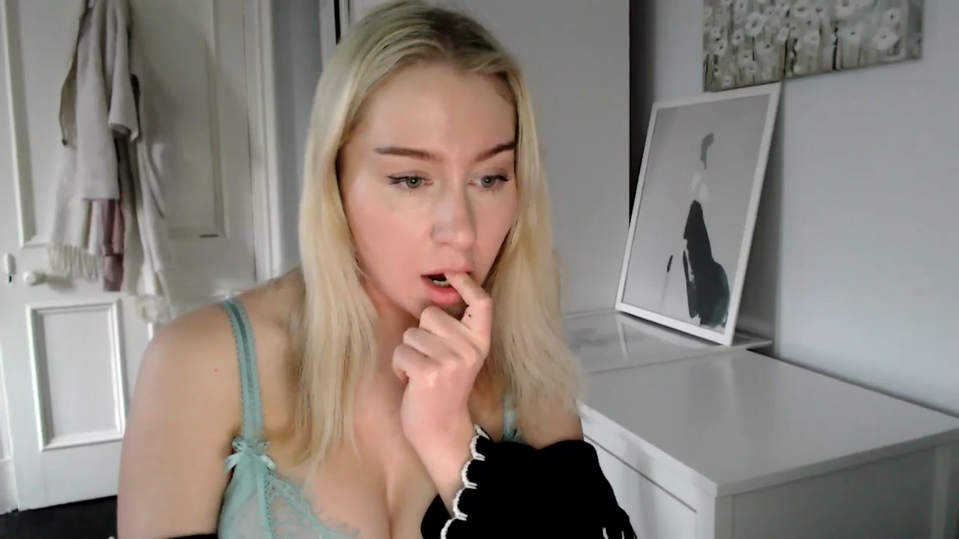 Gallery image thumbnail from Bday_Ava's myfreecams stream on, 01/27/2025, 14:28 image 17 of 20
