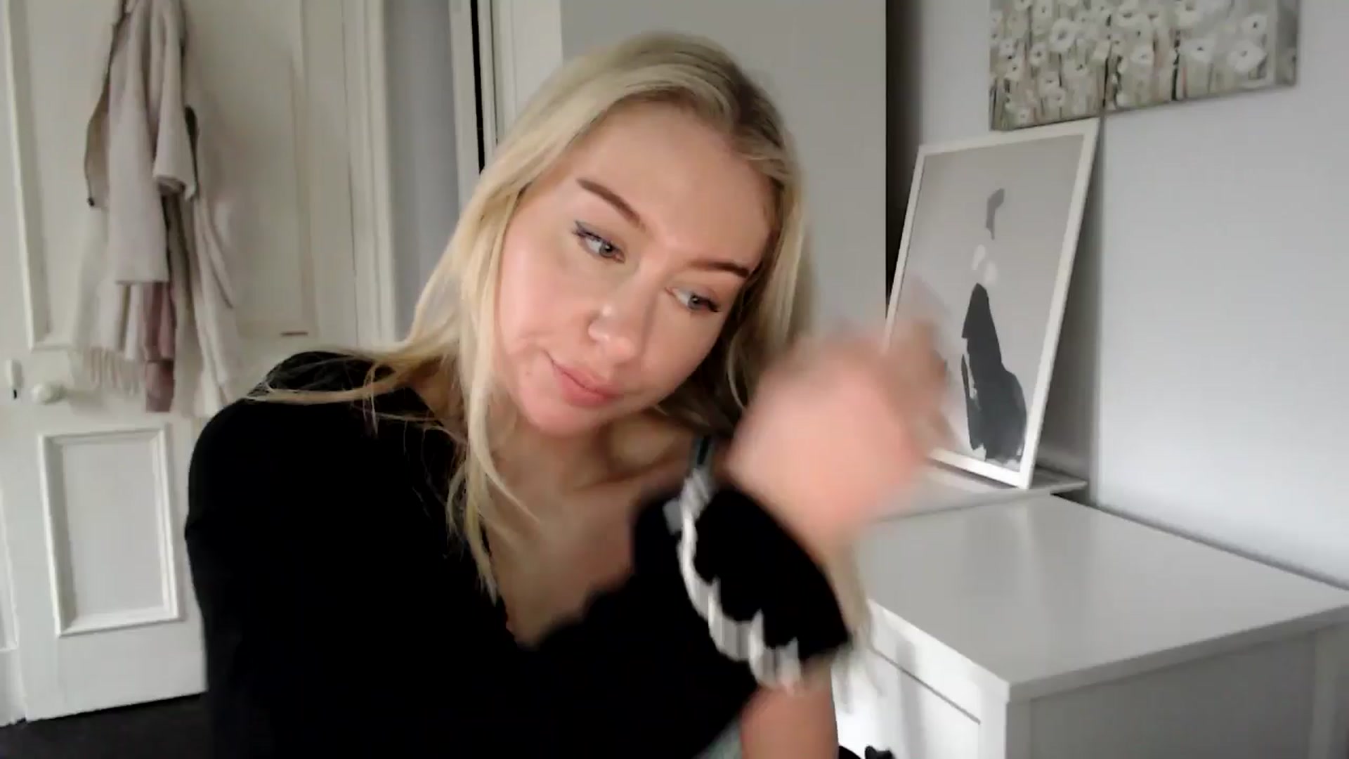Gallery image thumbnail from Bday_Ava's myfreecams stream on, 01/27/2025, 14:28 image 14 of 20