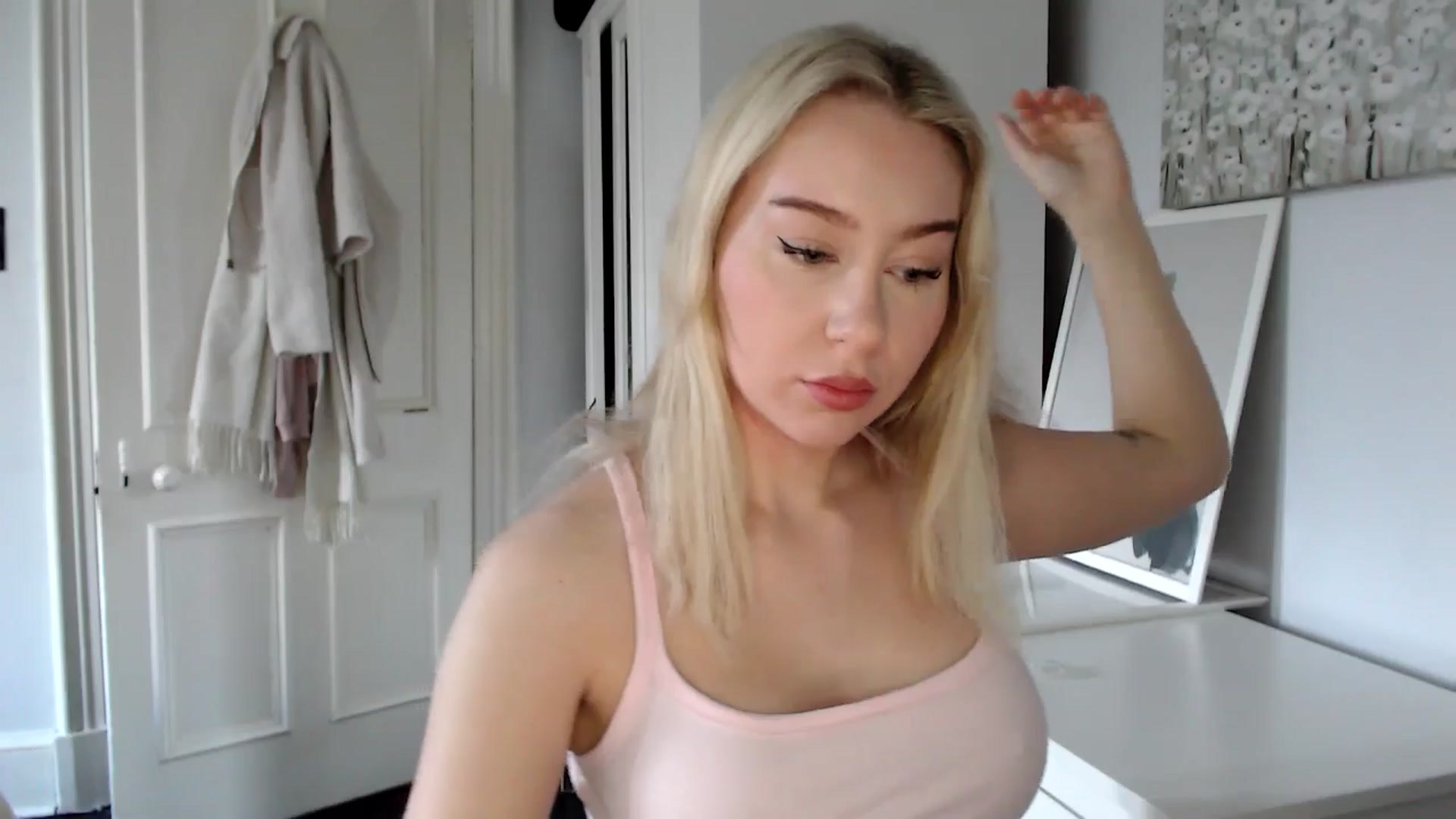 Gallery image thumbnail from Bday_Ava's myfreecams stream on, 01/28/2025, 09:52 image 6 of 20