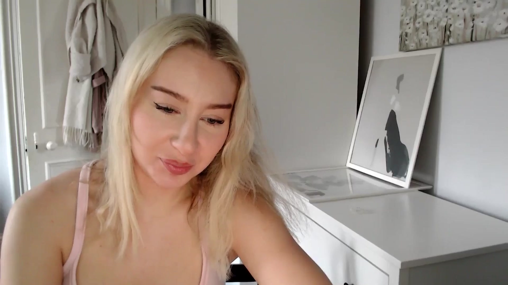 Gallery image thumbnail from Bday_Ava's myfreecams stream on, 01/28/2025, 12:40 image 3 of 20