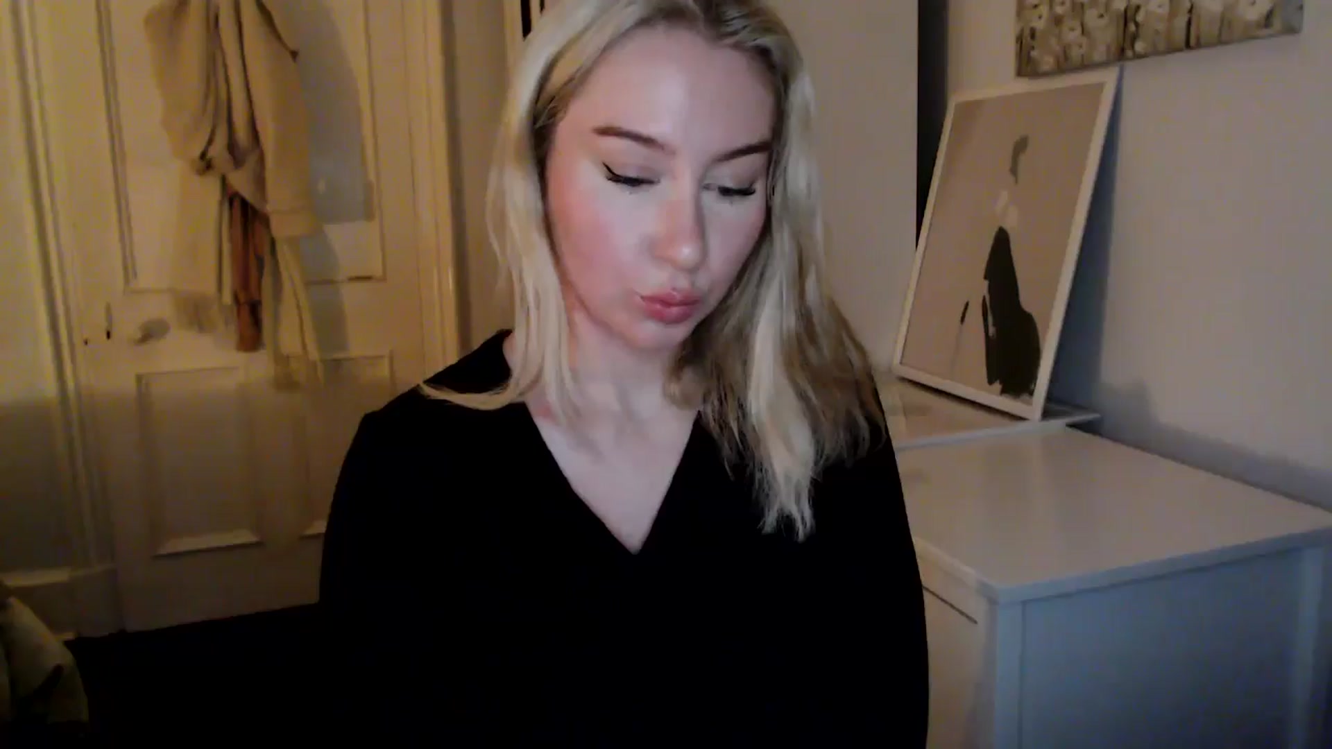 Gallery image thumbnail from Bday_Ava's myfreecams stream on, 01/28/2025, 20:47 image 17 of 20