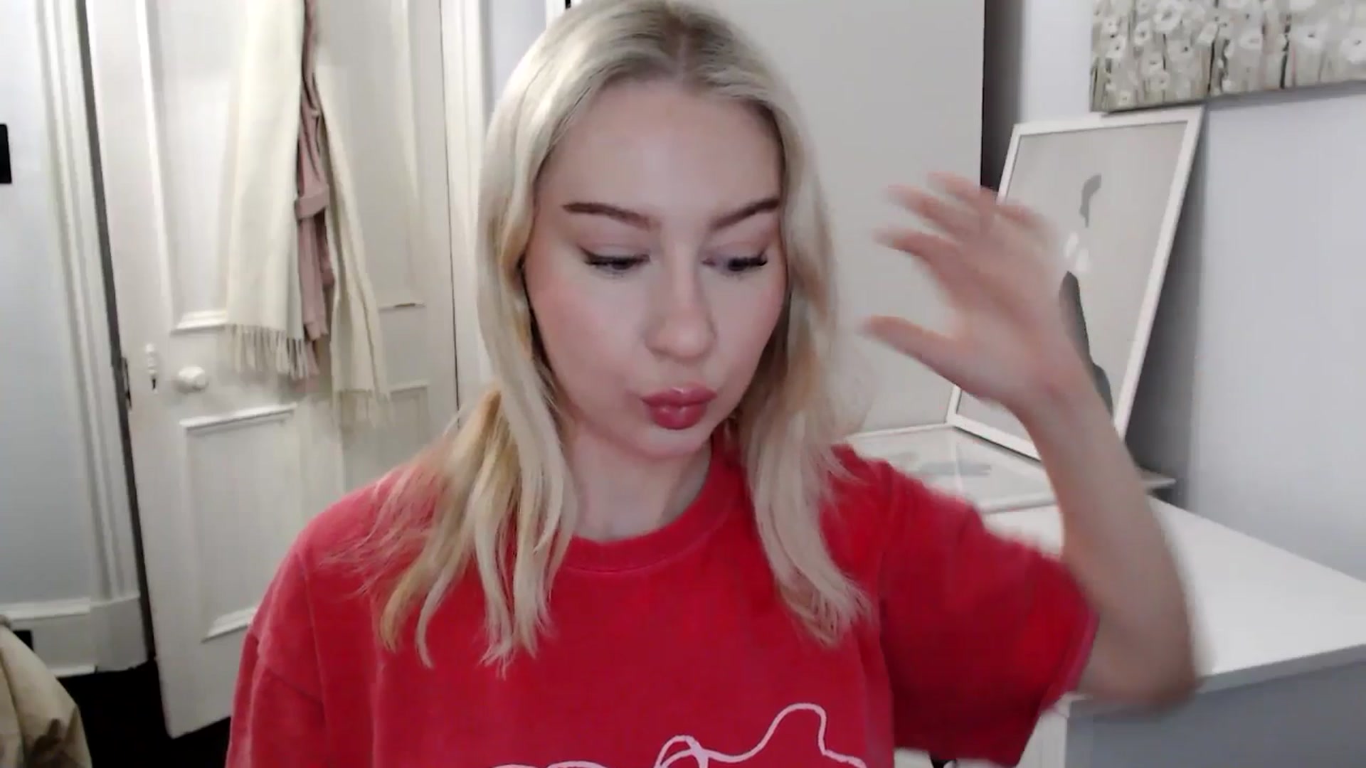 Gallery image thumbnail from Bday_Ava's myfreecams stream on, 01/30/2025, 08:04 image 17 of 20