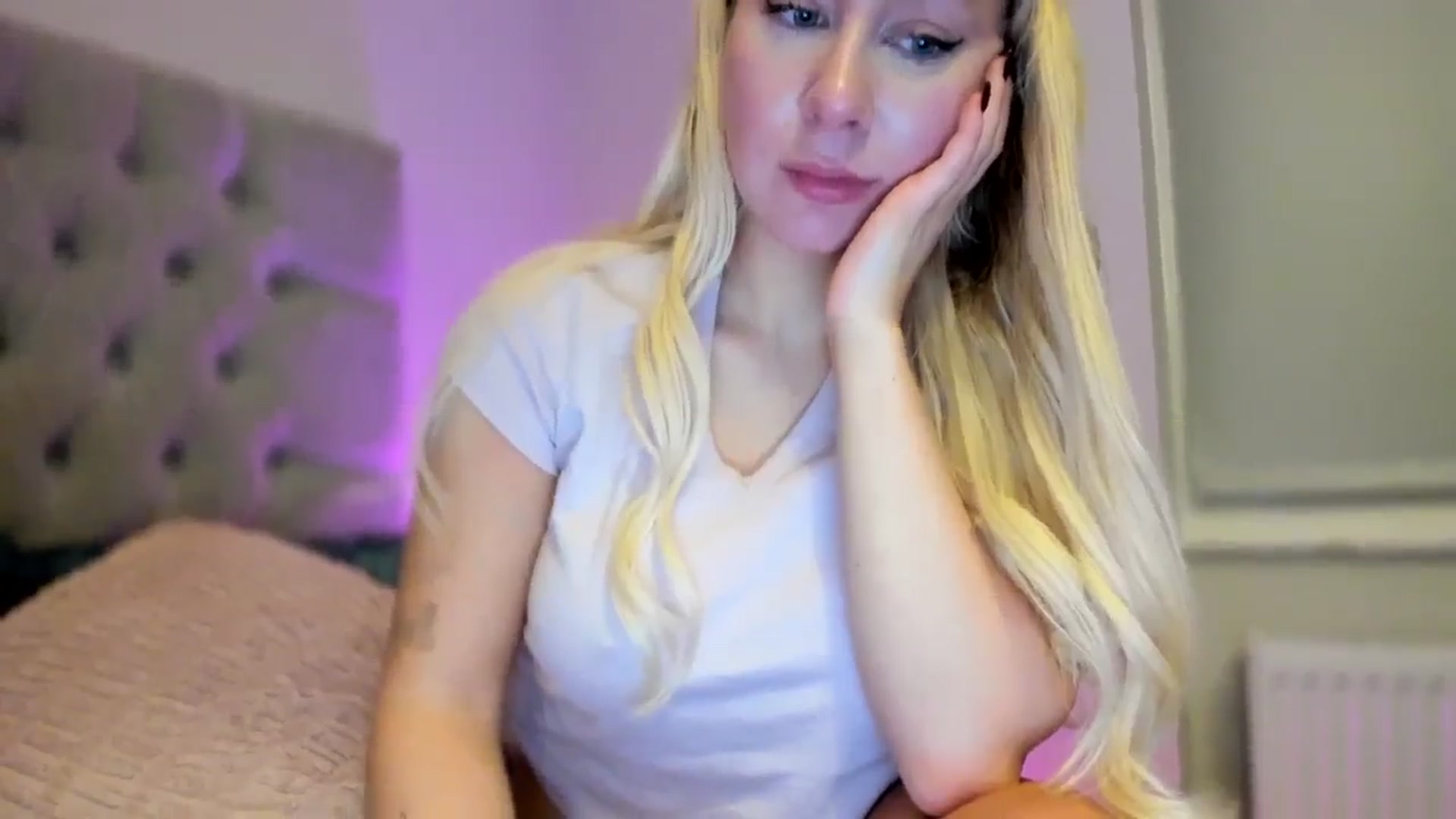 Gallery image thumbnail from Bday_Ava's myfreecams stream on, 01/01/2026, 22:51 image 15 of 20