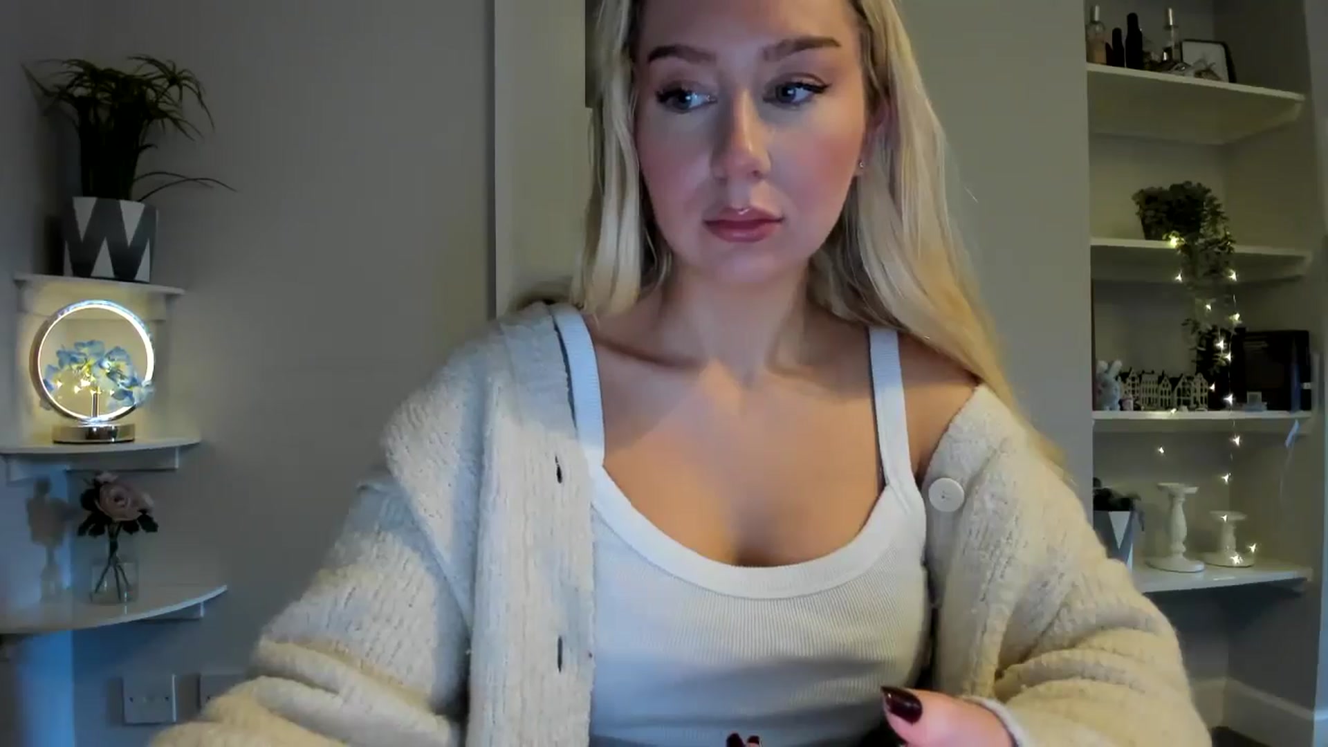 Gallery image thumbnail from Bday_Ava's myfreecams stream on, 01/02/2026, 14:01 image 16 of 20