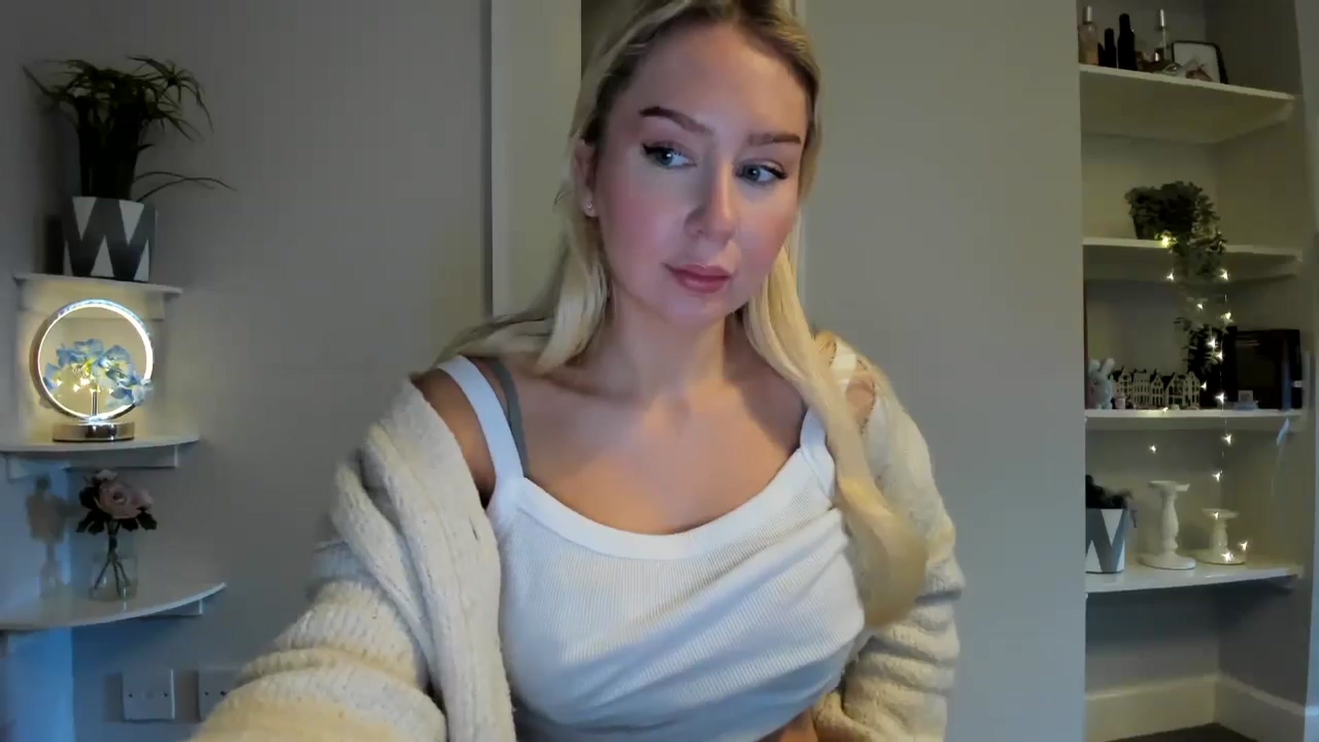 Gallery image thumbnail from Bday_Ava's myfreecams stream on, 01/02/2026, 14:01 image 18 of 20