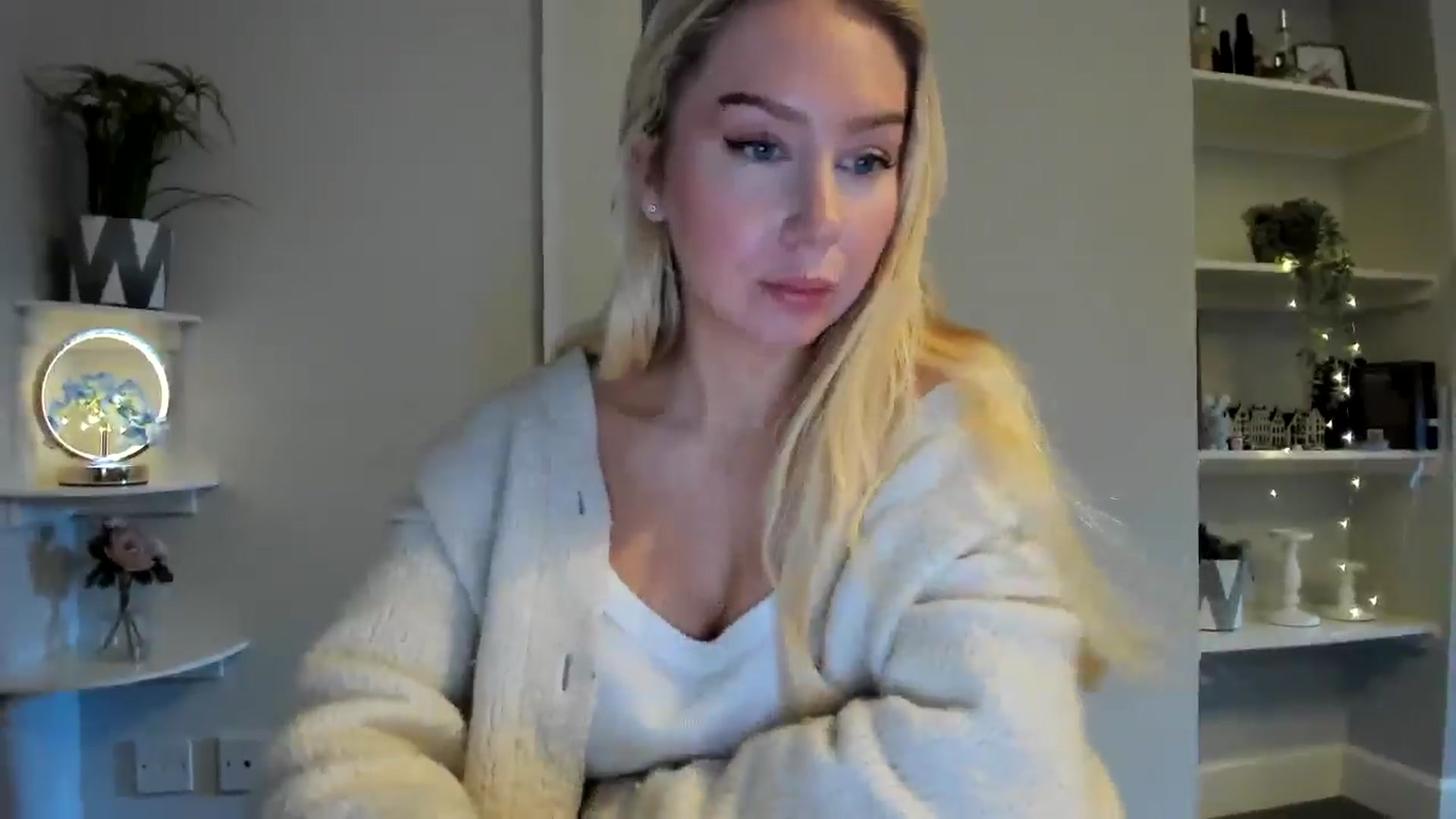 Gallery image thumbnail from Bday_Ava's myfreecams stream on, 01/02/2026, 14:01 image 17 of 20