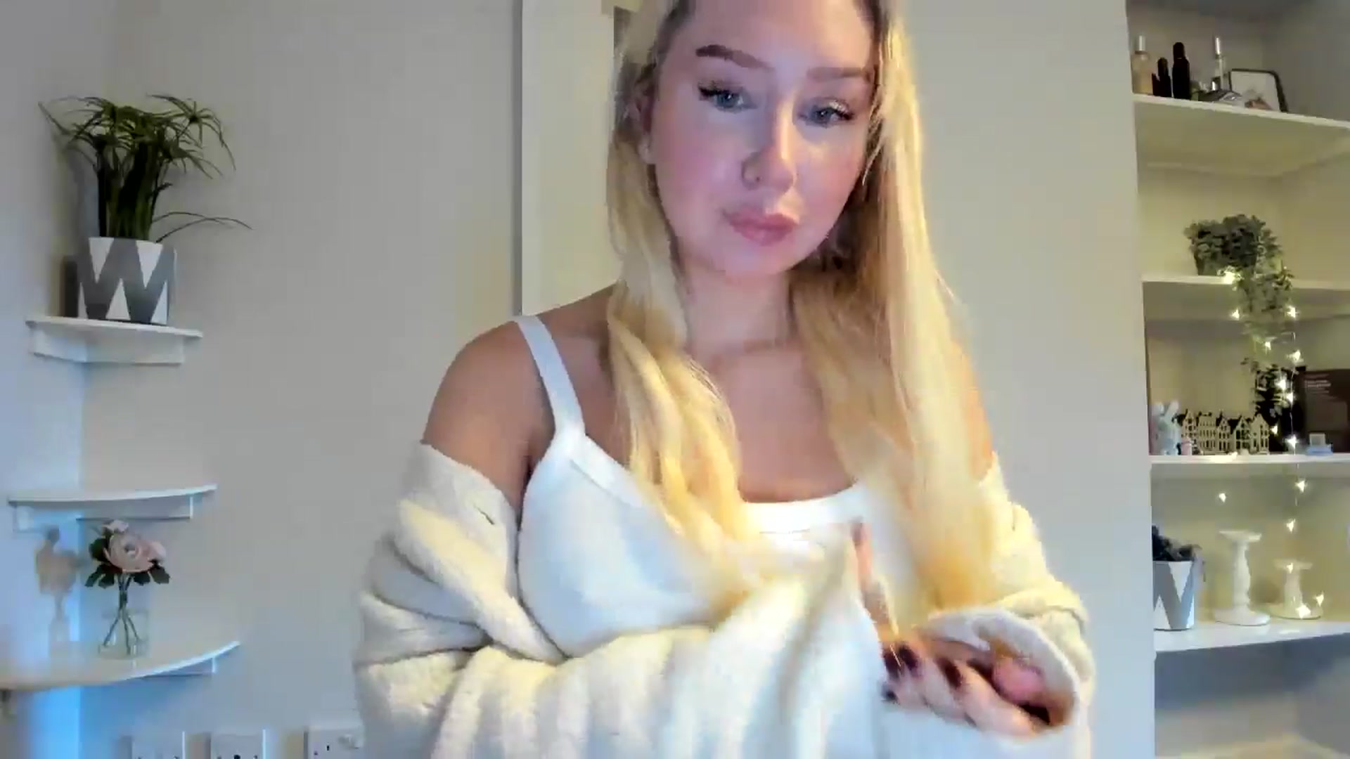 Gallery image thumbnail from Bday_Ava's myfreecams stream on, 01/02/2026, 14:01 image 3 of 20