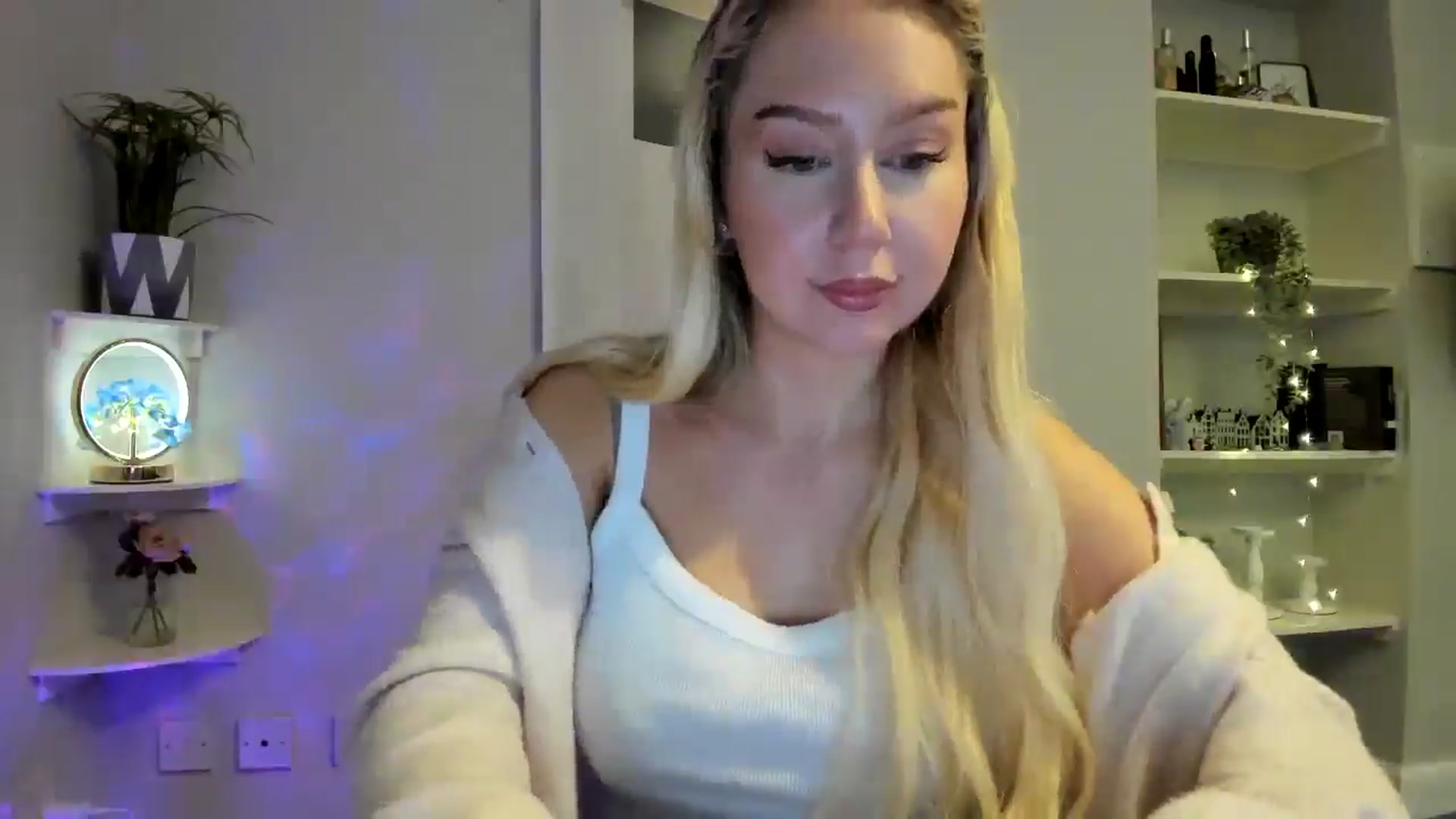 Gallery image thumbnail from Bday_Ava's myfreecams stream on, 01/02/2026, 18:11 image 2 of 20