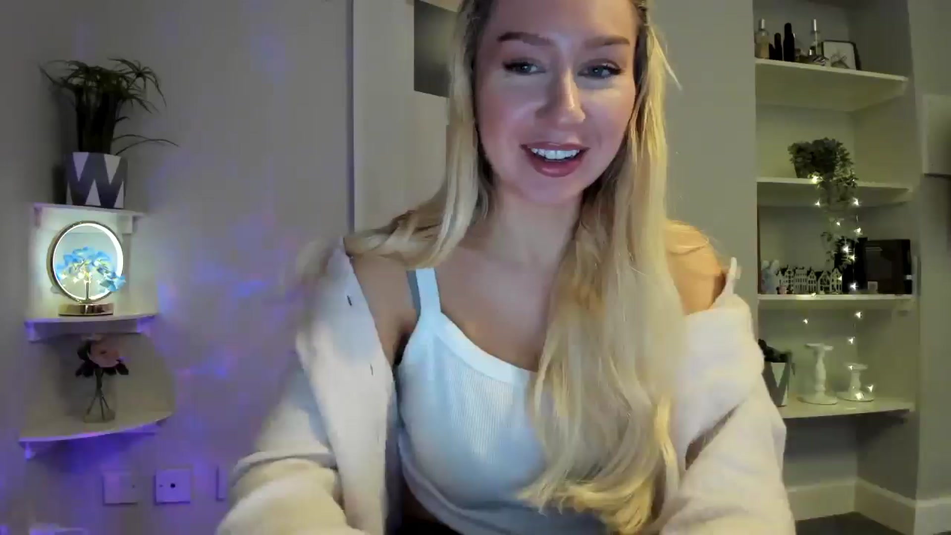 Gallery image thumbnail from Bday_Ava's myfreecams stream on, 01/02/2026, 18:11 image 4 of 20