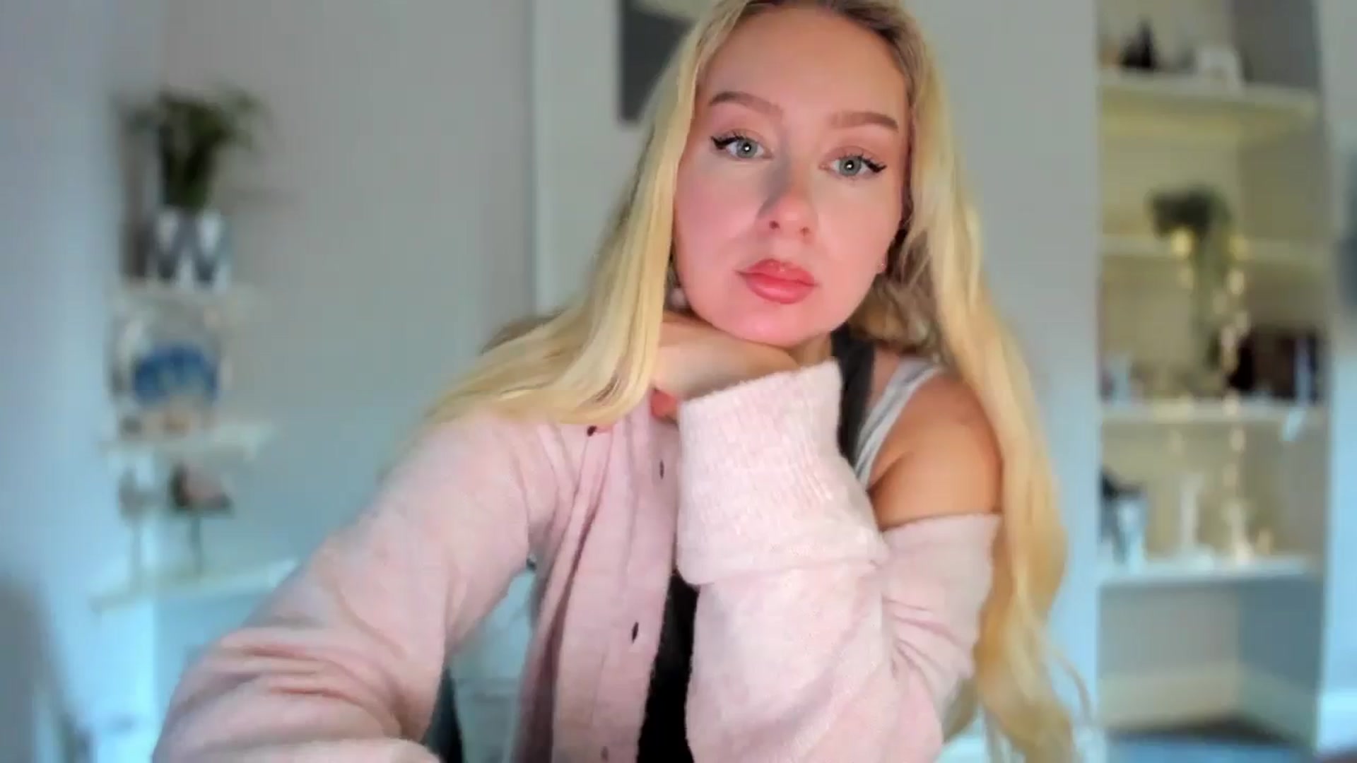 Gallery image thumbnail from Bday_Ava's myfreecams stream on, 01/04/2026, 13:19 image 17 of 20