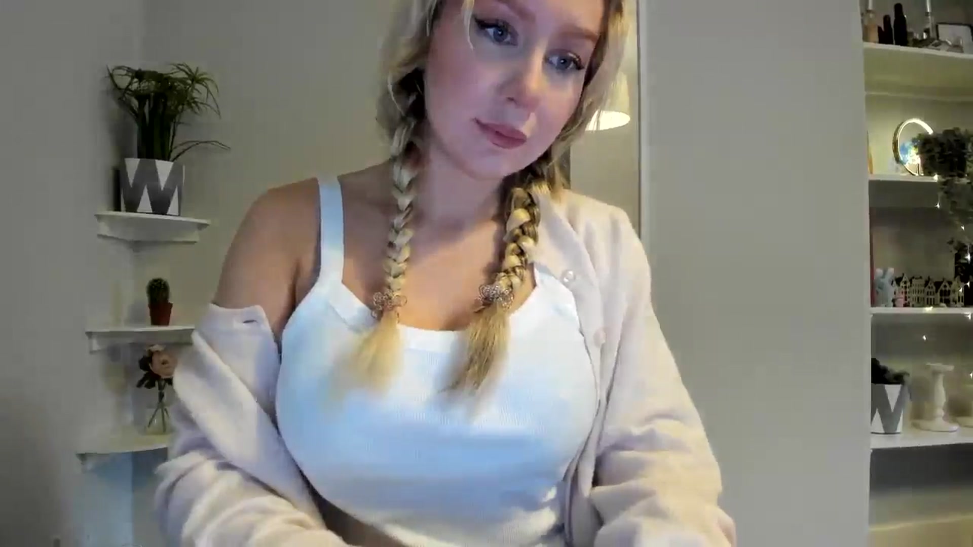 Gallery image thumbnail from Bday_Ava's myfreecams stream on, 01/08/2026, 13:19 image 14 of 20