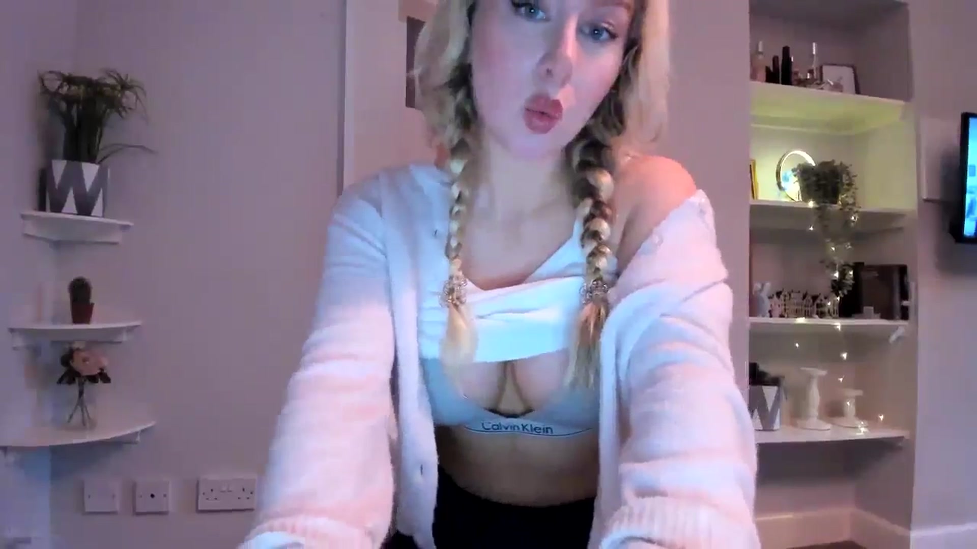 Gallery image thumbnail from Bday_Ava's myfreecams stream on, 01/08/2026, 16:33 image 2 of 20