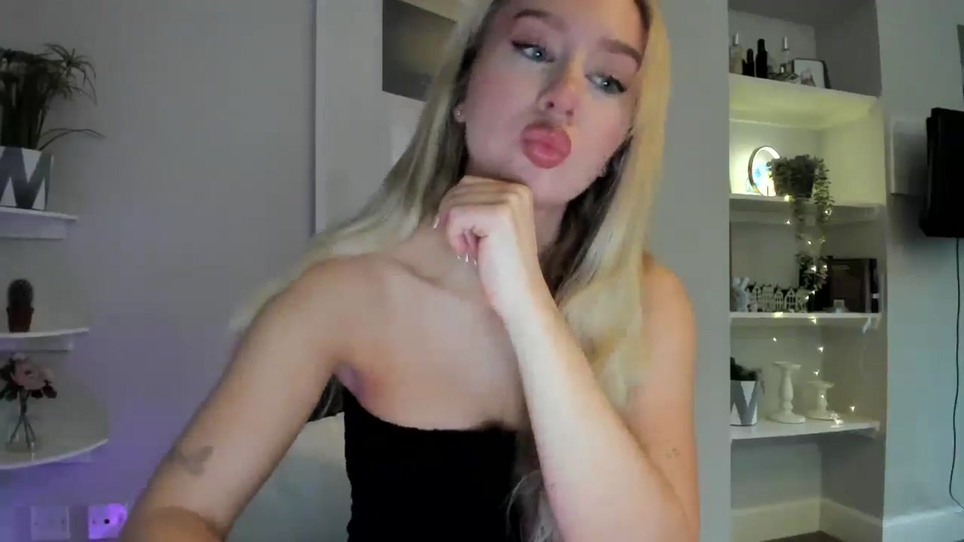 Gallery image thumbnail from Bday_Ava's myfreecams stream on, 01/09/2026, 12:11 image 4 of 20