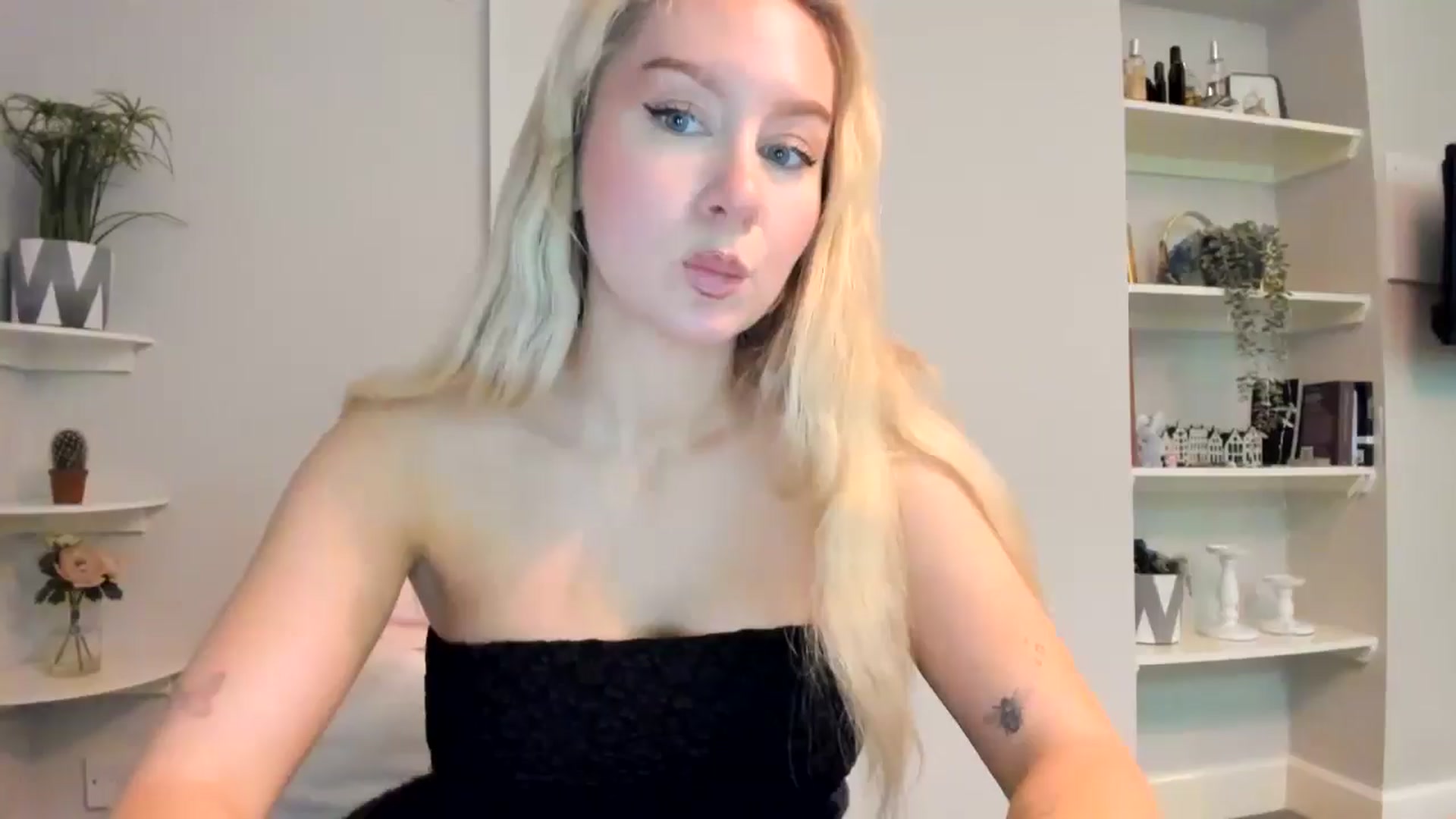 Gallery image thumbnail from Bday_Ava's myfreecams stream on, 01/09/2026, 15:39 image 6 of 20