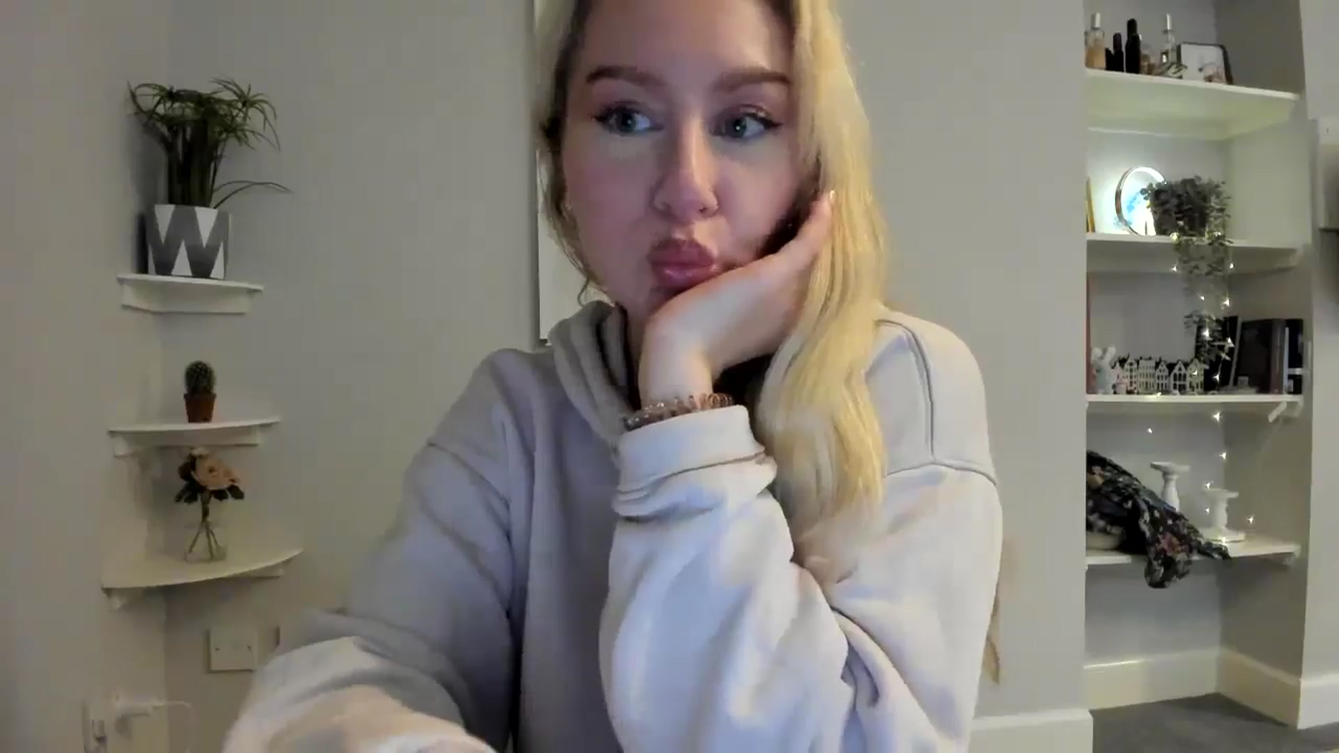 Gallery image thumbnail from Bday_Ava's myfreecams stream on, 01/12/2026, 22:03 image 2 of 20