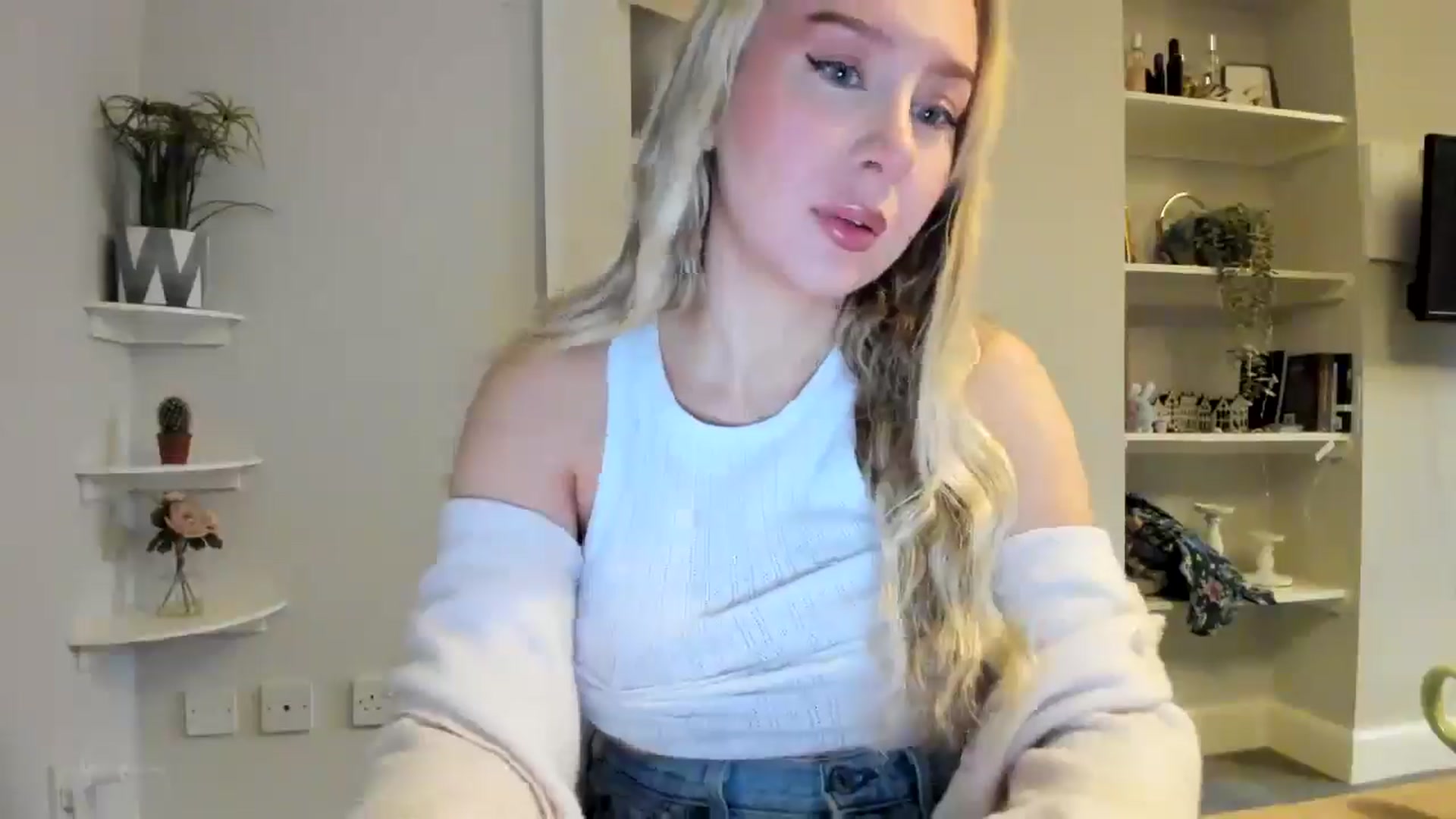 Gallery image thumbnail from Bday_Ava's myfreecams stream on, 01/13/2026, 11:16 image 3 of 20