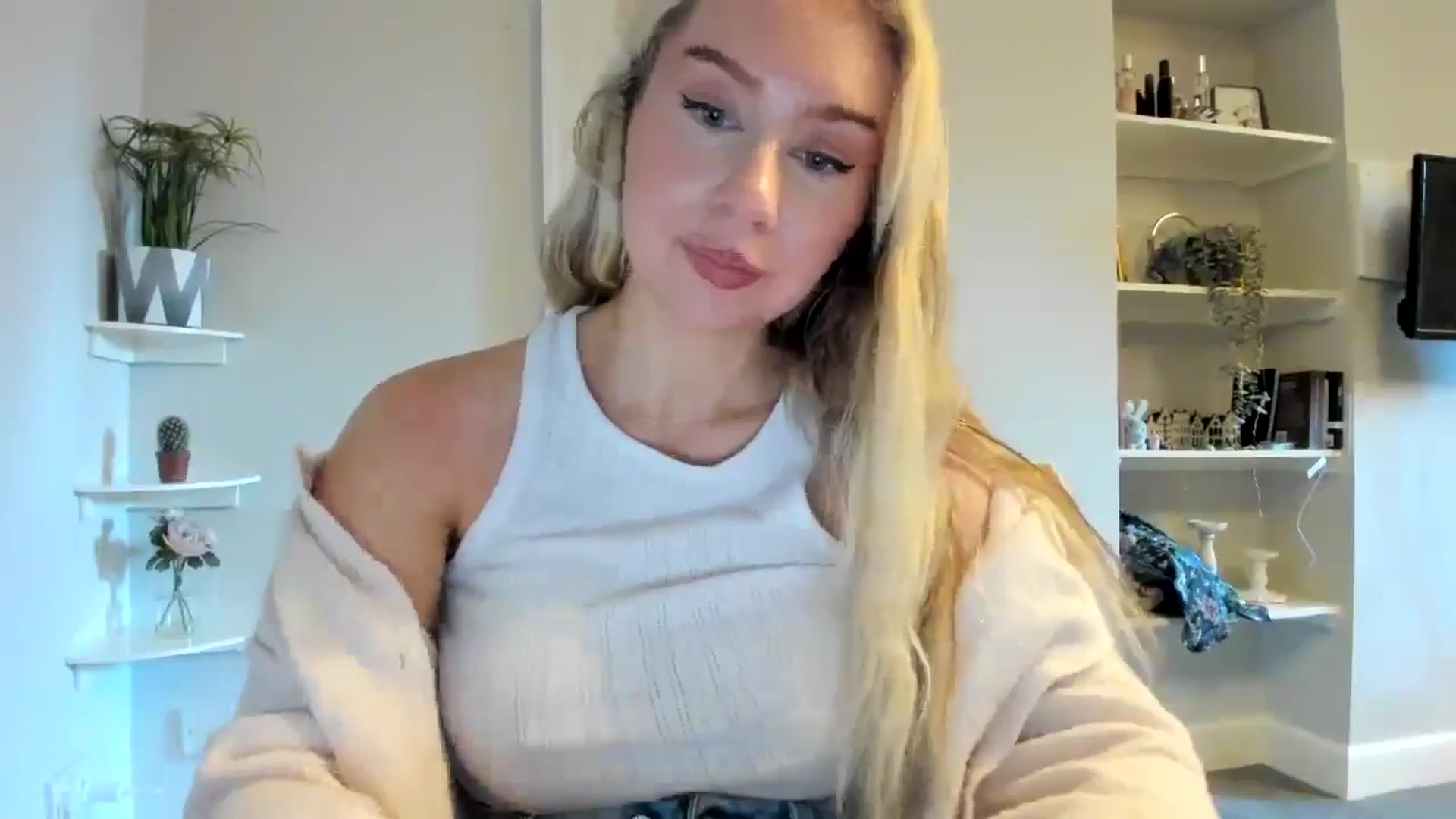 Gallery image thumbnail from Bday_Ava's myfreecams stream on, 01/13/2026, 15:24 image 14 of 20
