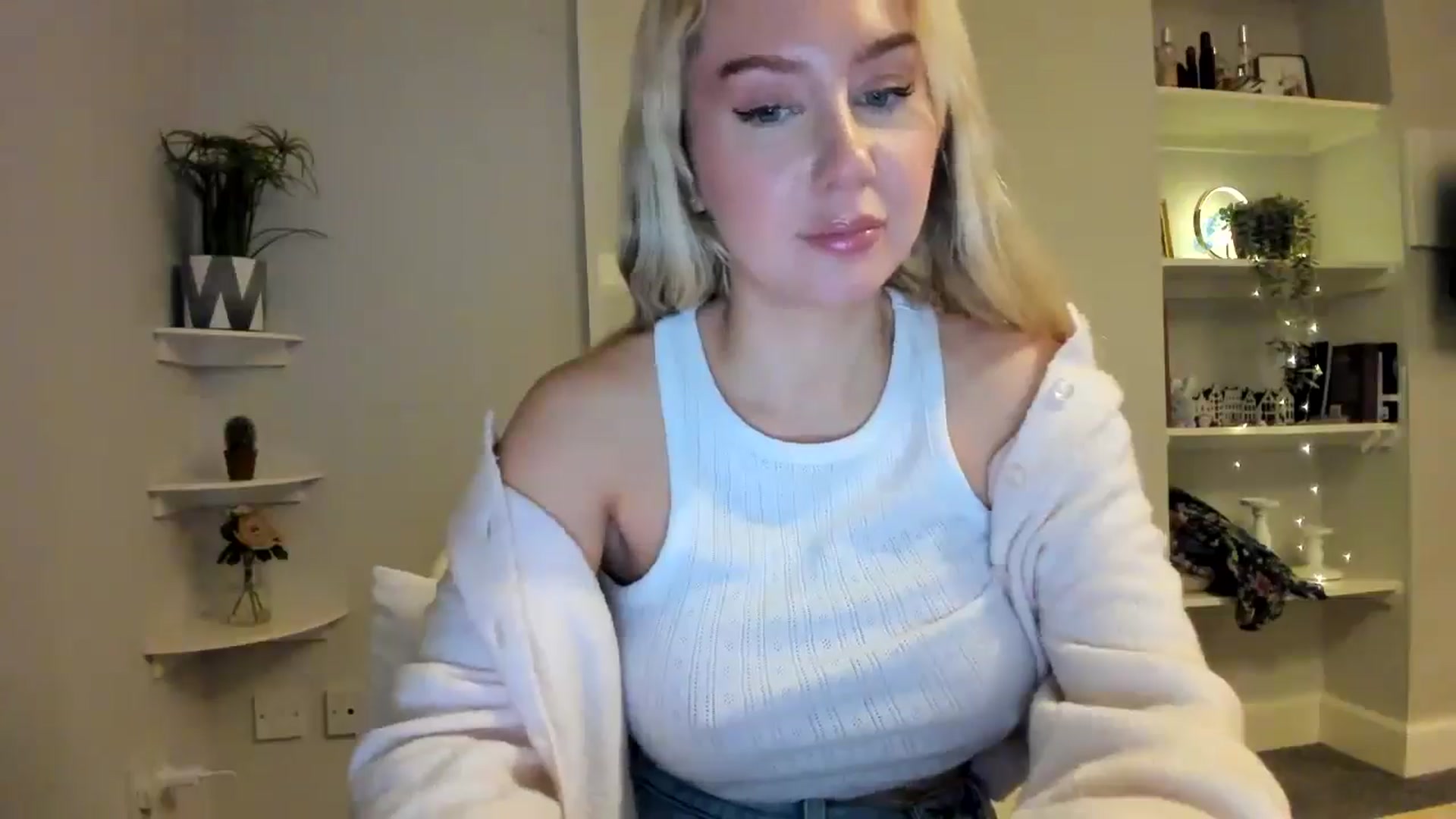 Gallery image thumbnail from Bday_Ava's myfreecams stream on, 01/13/2026, 17:04 image 3 of 20