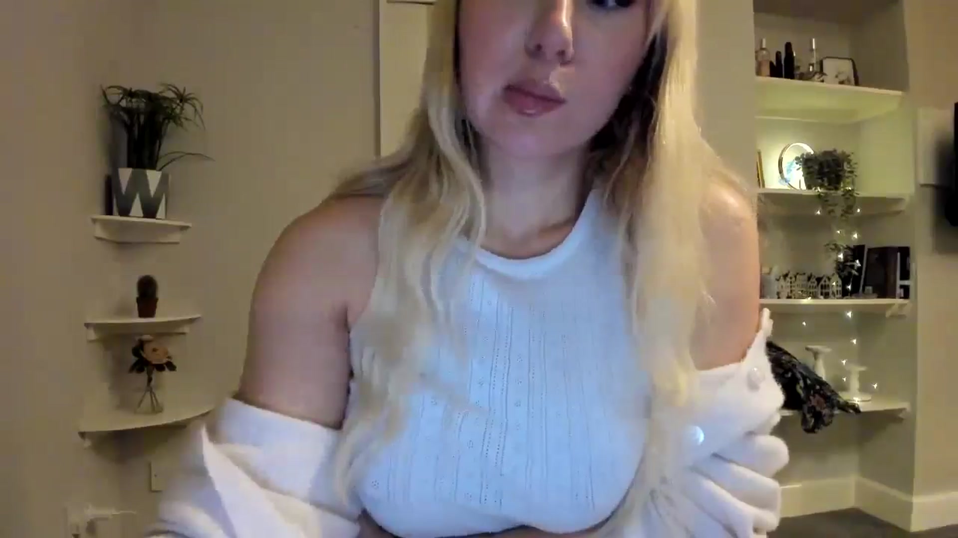 Gallery image thumbnail from Bday_Ava's myfreecams stream on, 01/13/2026, 17:04 image 20 of 20