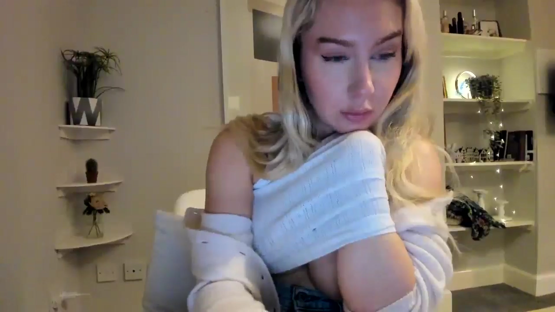 Gallery image thumbnail from Bday_Ava's myfreecams stream on, 01/13/2026, 17:04 image 13 of 20