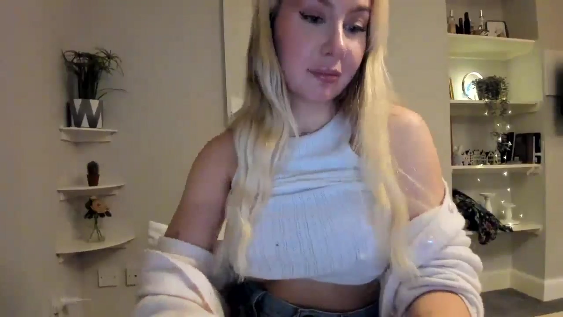 Gallery image thumbnail from Bday_Ava's myfreecams stream on, 01/13/2026, 17:04 image 16 of 20