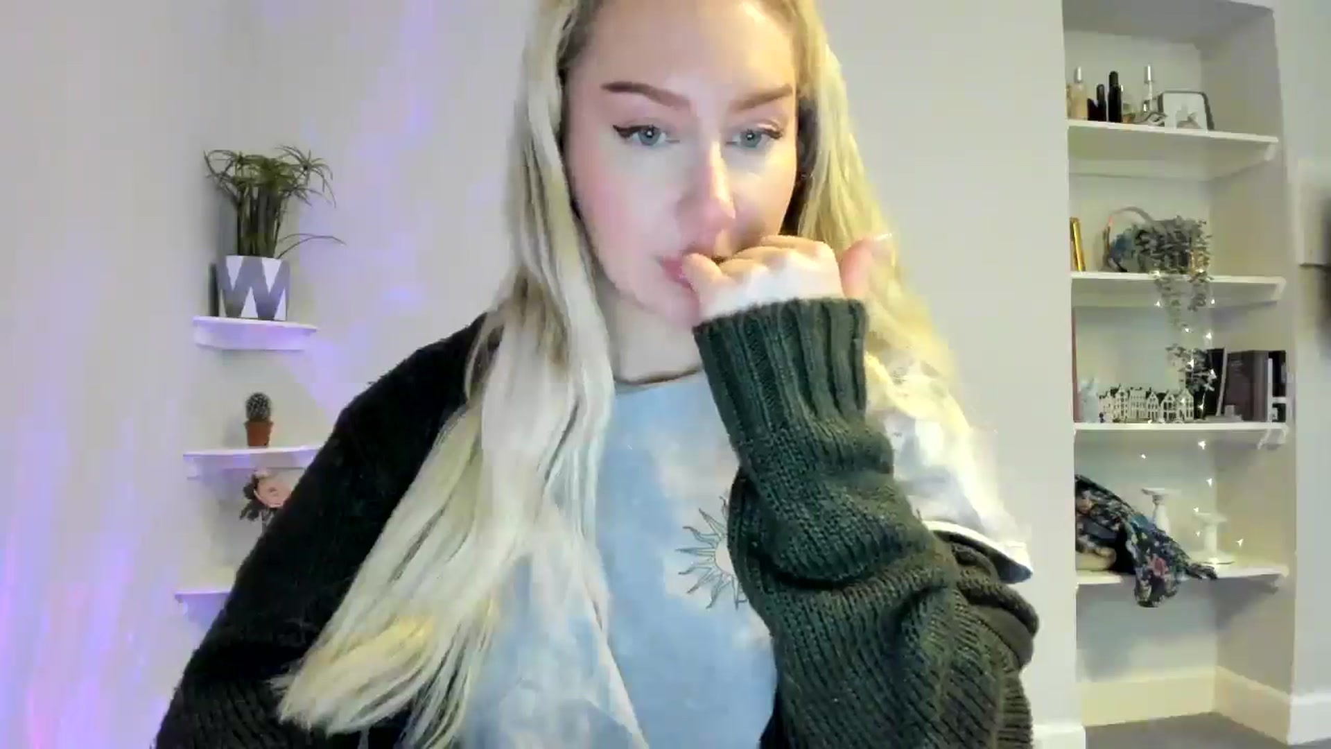 Gallery image thumbnail from Bday_Ava's myfreecams stream on, 01/14/2026, 15:33 image 20 of 20