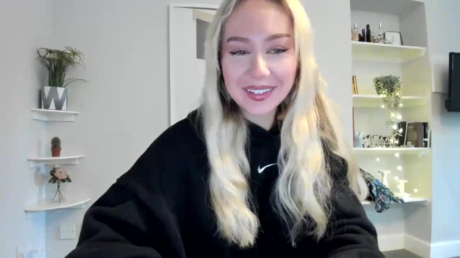 Gallery image thumbnail from Bday_Ava's myfreecams stream on, 01/16/2026, 11:22 image 4 of 20