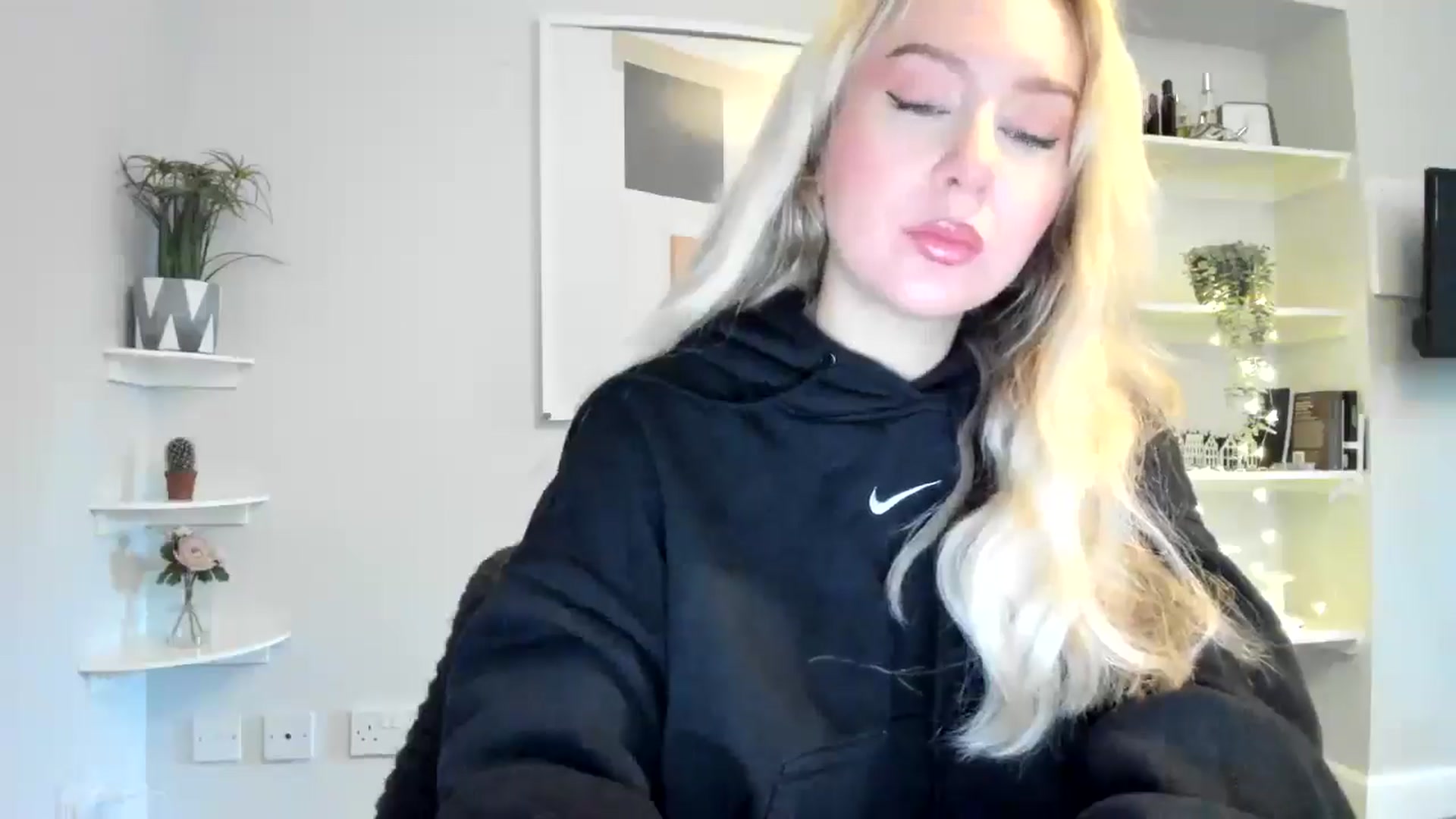 Gallery image thumbnail from Bday_Ava's myfreecams stream on, 01/16/2026, 11:22 image 8 of 20