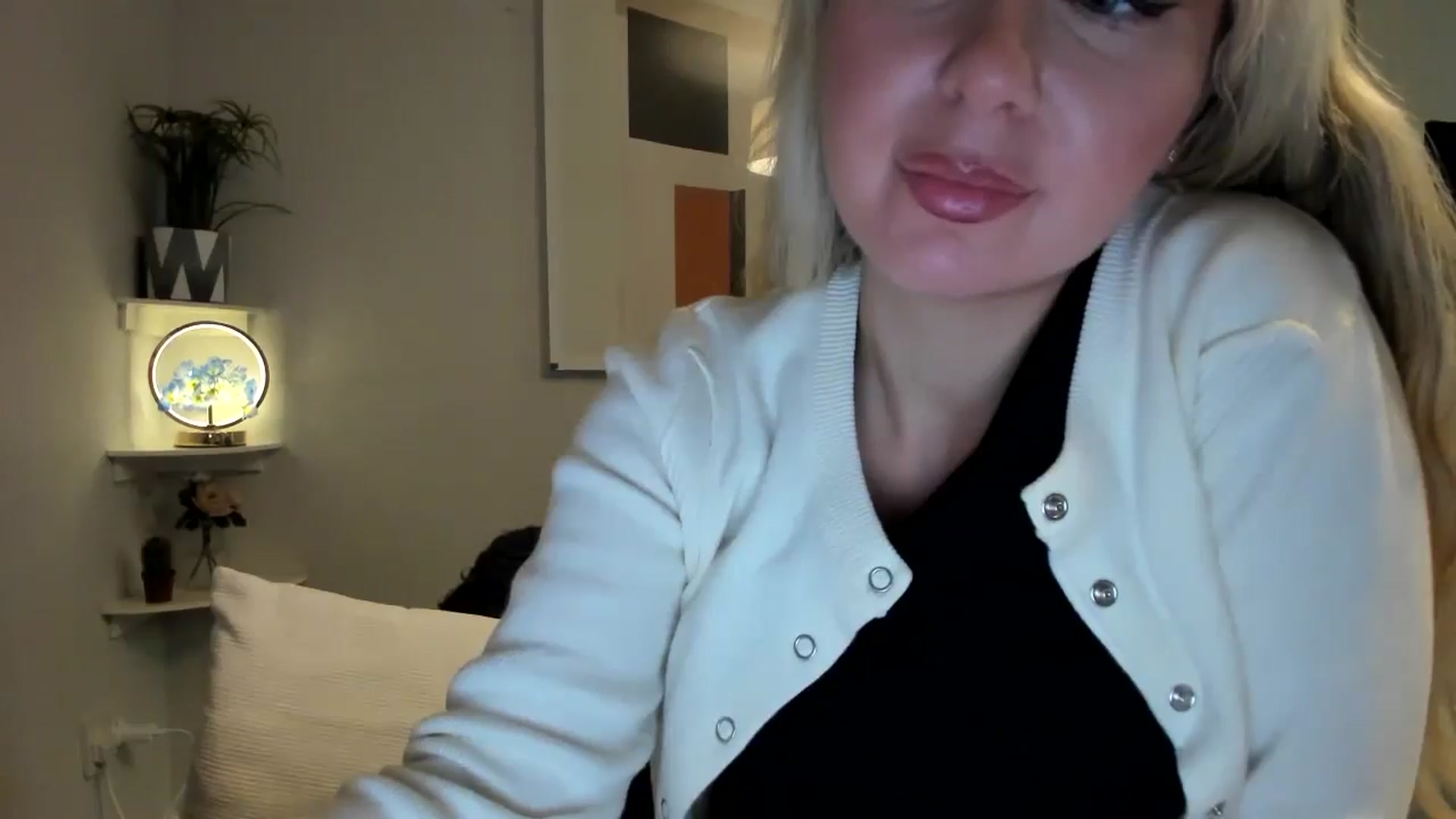 Gallery image thumbnail from Bday_Ava's myfreecams stream on, 01/16/2026, 17:22 image 15 of 20