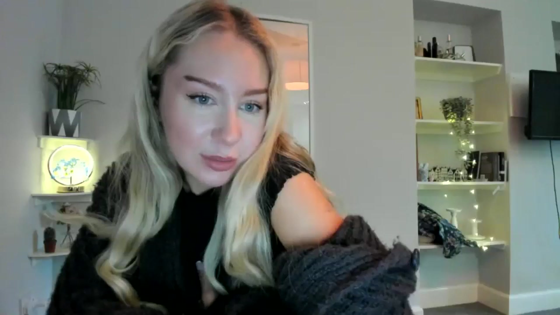 Gallery image thumbnail from Bday_Ava's myfreecams stream on, 01/17/2026, 16:39 image 6 of 20