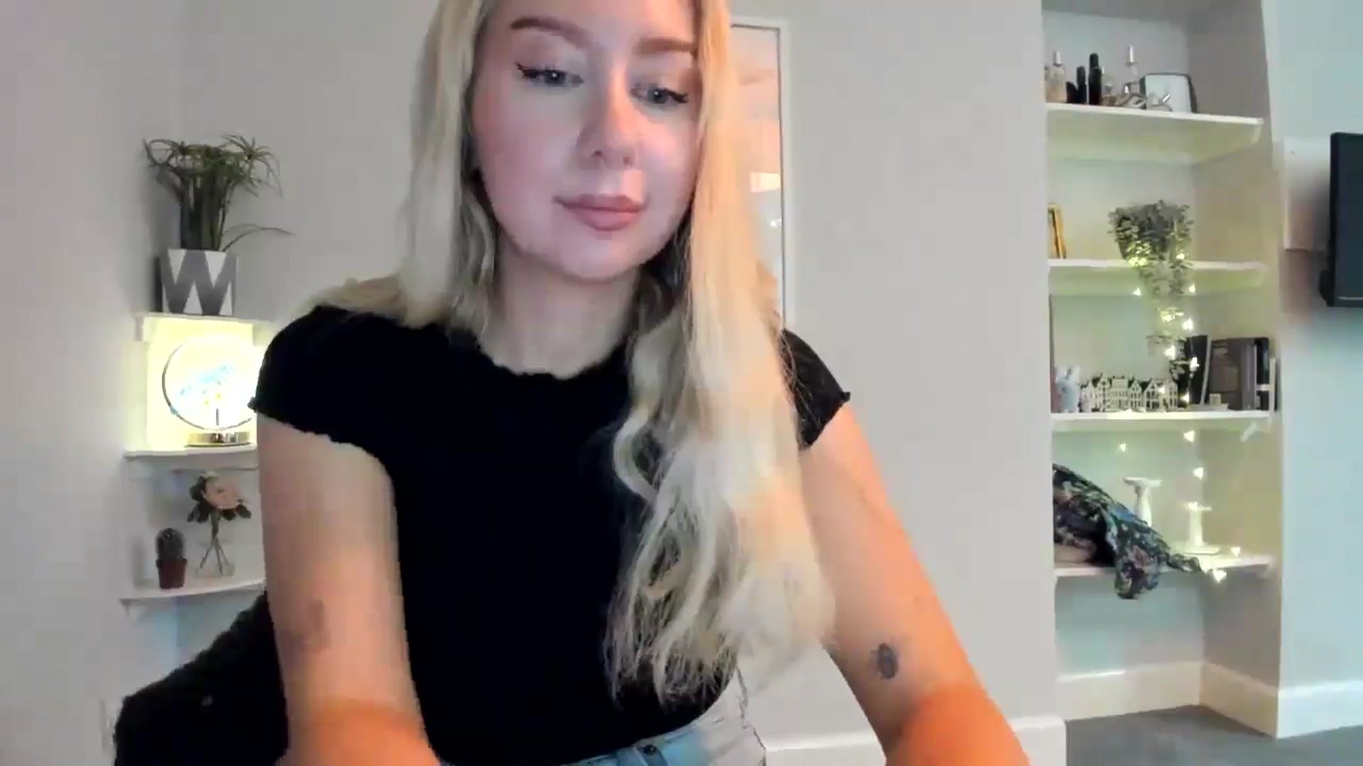 Gallery image thumbnail from Bday_Ava's myfreecams stream on, 01/17/2026, 16:39 image 12 of 20
