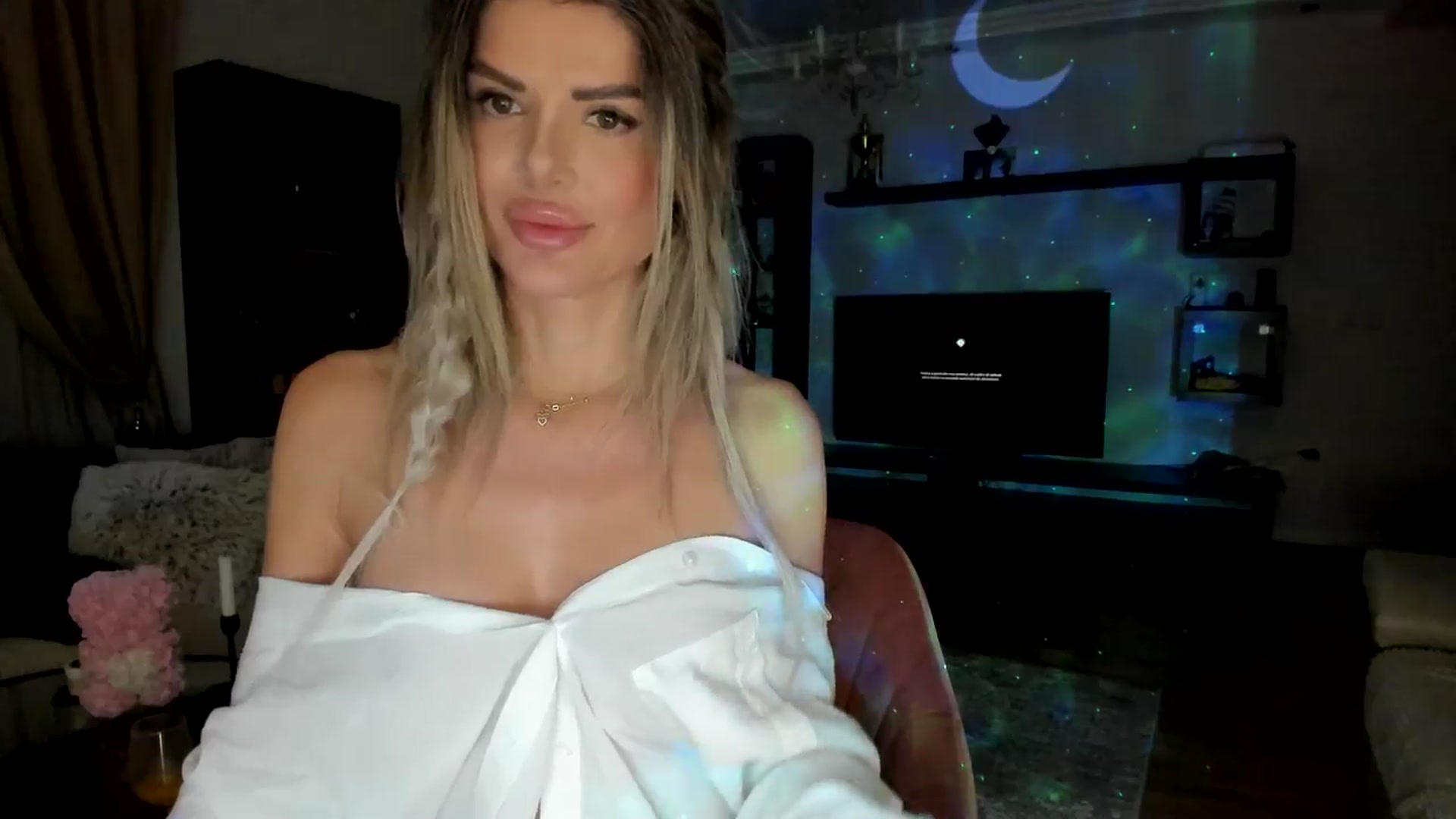 Gallery image thumbnail from Bday_B's myfreecams stream on, 03/21/2025, 24:05 image 7 of 20