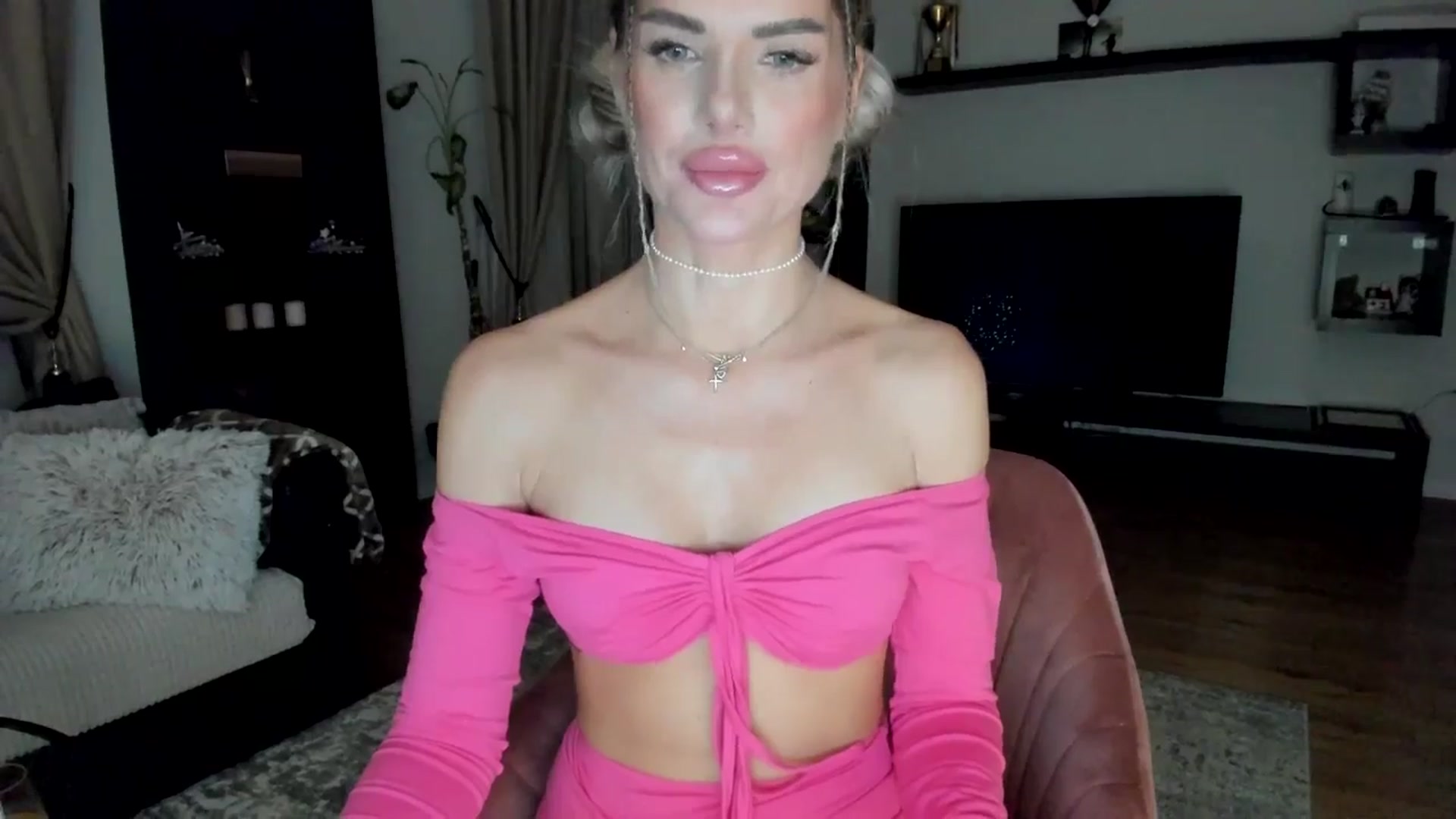 Gallery image thumbnail from Bday_B's myfreecams stream on, 03/23/2025, 23:32 image 15 of 20