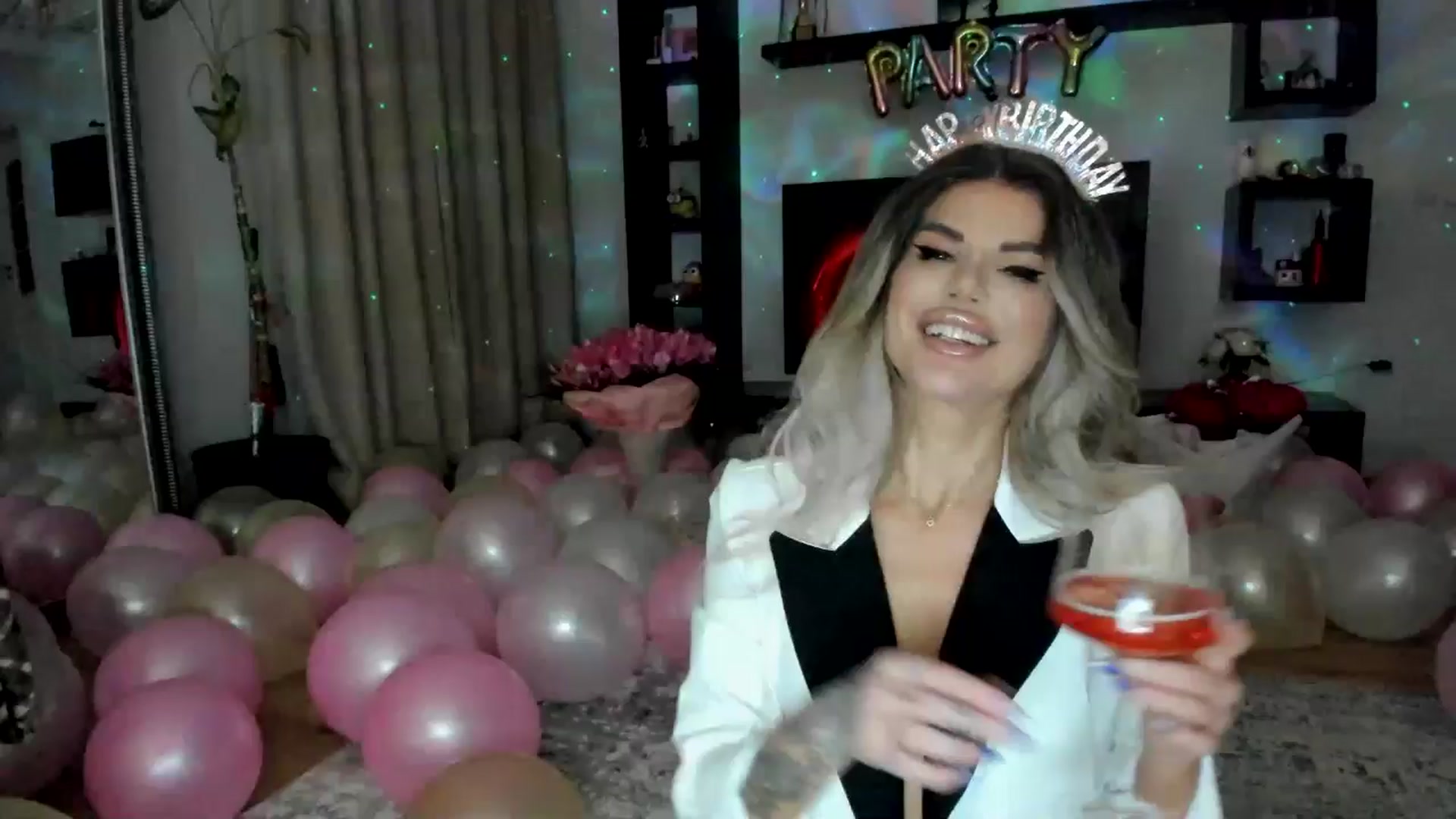Gallery image thumbnail from Bday_B's myfreecams stream on, 04/02/2025, 24:38 image 2 of 20