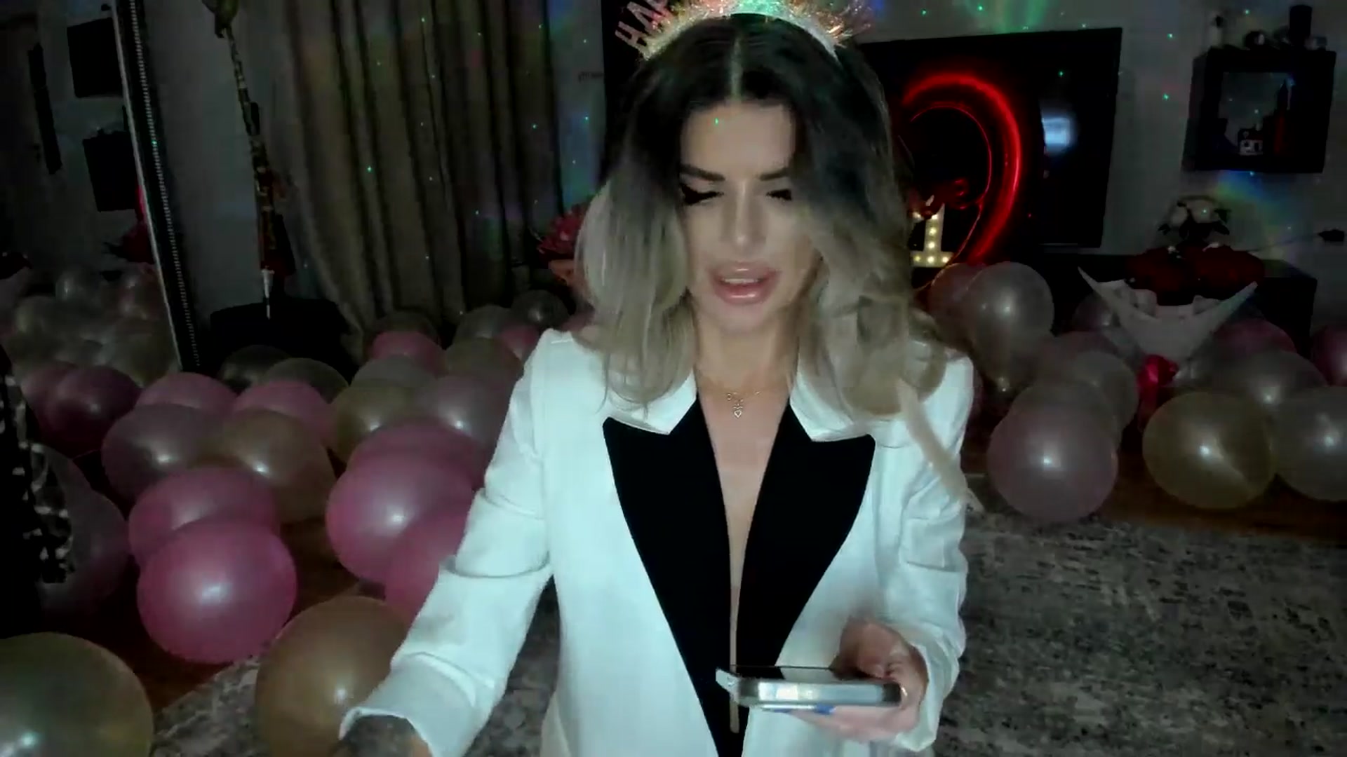 Gallery image thumbnail from Bday_B's myfreecams stream on, 04/02/2025, 24:38 image 3 of 20